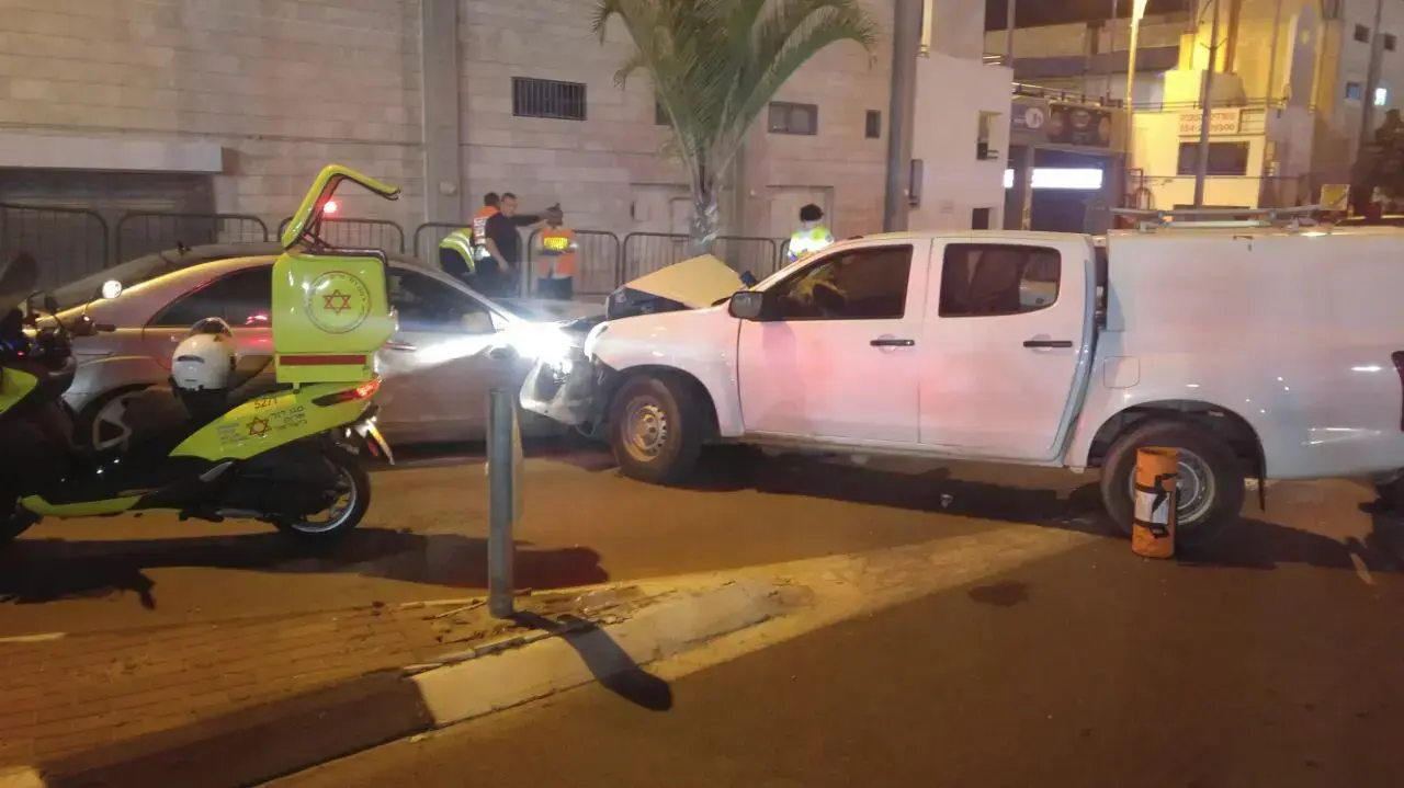 מרדף סמוי בנתניה אחר רכב החשוד כגנוב, בו התגלה בעל הרכב - קשיש בן 80. מרץ 2017 מרדף סמוי בנתניה אחר רכב החשוד כגנוב, בו התגלה בעל הרכב - קשיש בן 80. מרץ 2017