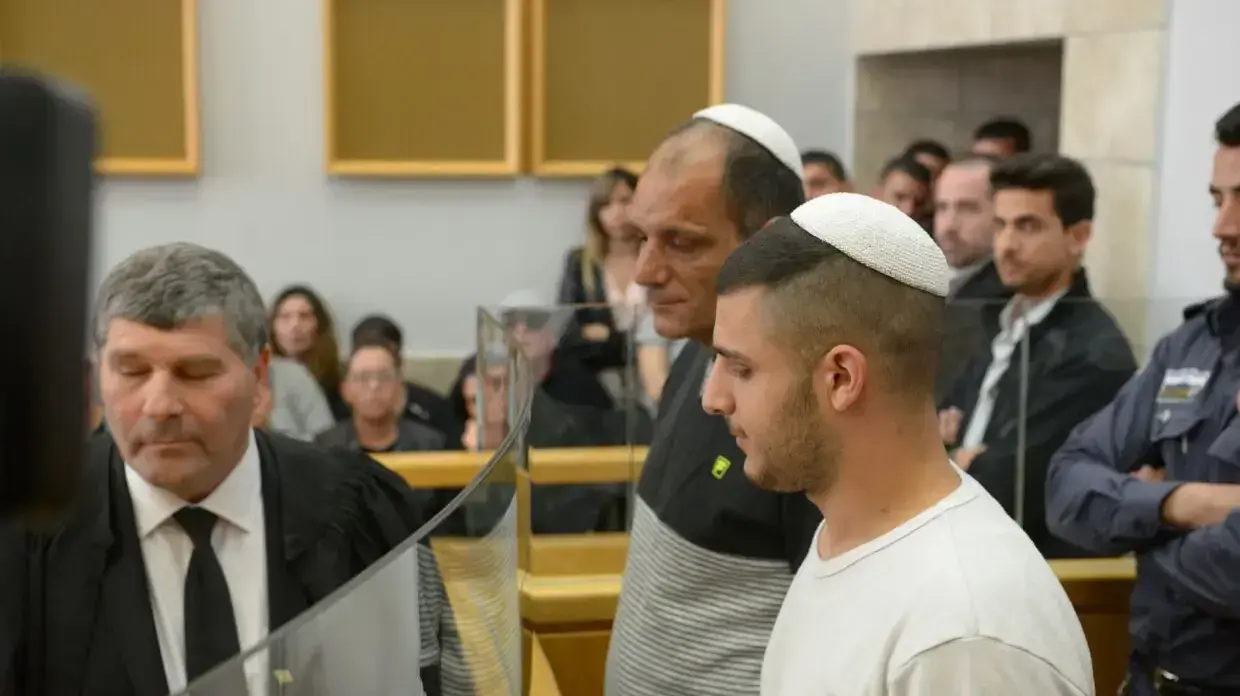 מוטי קריספל ואליהו קריספל אב ובן שהורשעו בהריגה וסיוע ולהריגה, בית משפט השלום נצרת, 29 במרץ 2017 מוטי קריספל ואליהו קריספל אב ובן שהורשעו בהריגה וסיוע ולהריגה, בית משפט השלום נצרת, 29 במרץ 2017