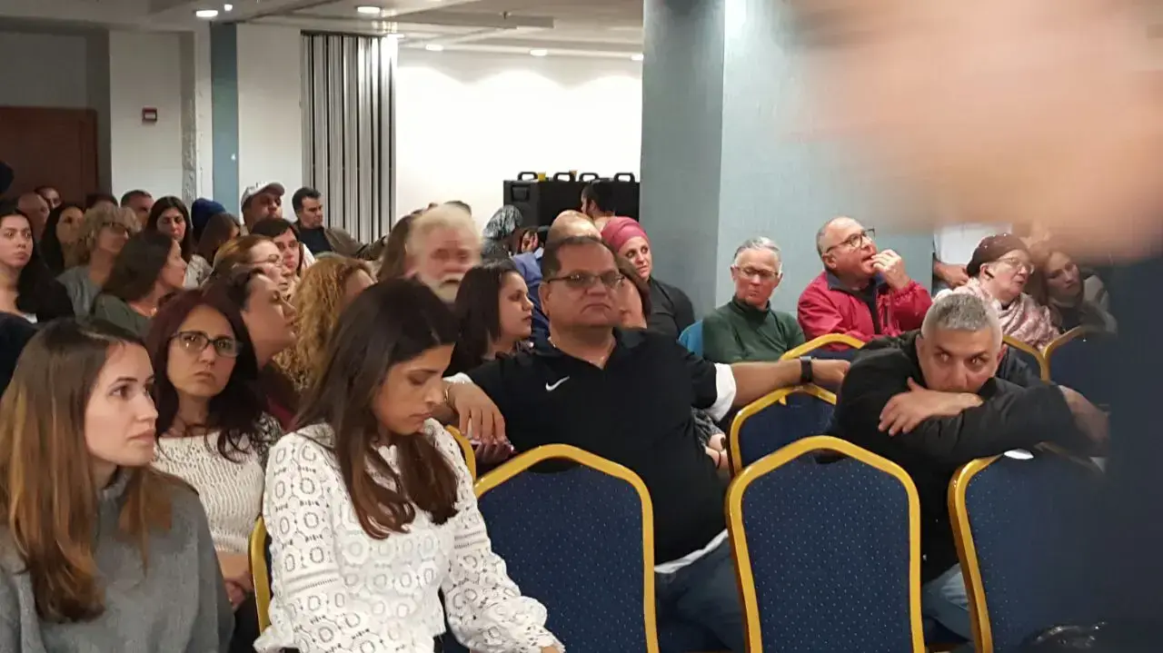 פאר מזרחי ורענן בן גיגי בכינוס חירום של מטופלי המחלקה האונקולוגית בהדסה עין כרם ירושלים, 28 במרץ 2017 פאר מזרחי ורענן בן גיגי בכינוס חירום של מטופלי המחלקה האונקולוגית בהדסה עין כרם ירושלים, 28 במרץ 2017