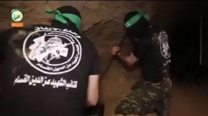 חמאס מציג את יחידת המנהרות שלו בסרטון לציון יום האדמה 30 במרץ 2017 חמאס מציג את יחידת המנהרות שלו בסרטון לציון יום האדמה 30 במרץ 2017