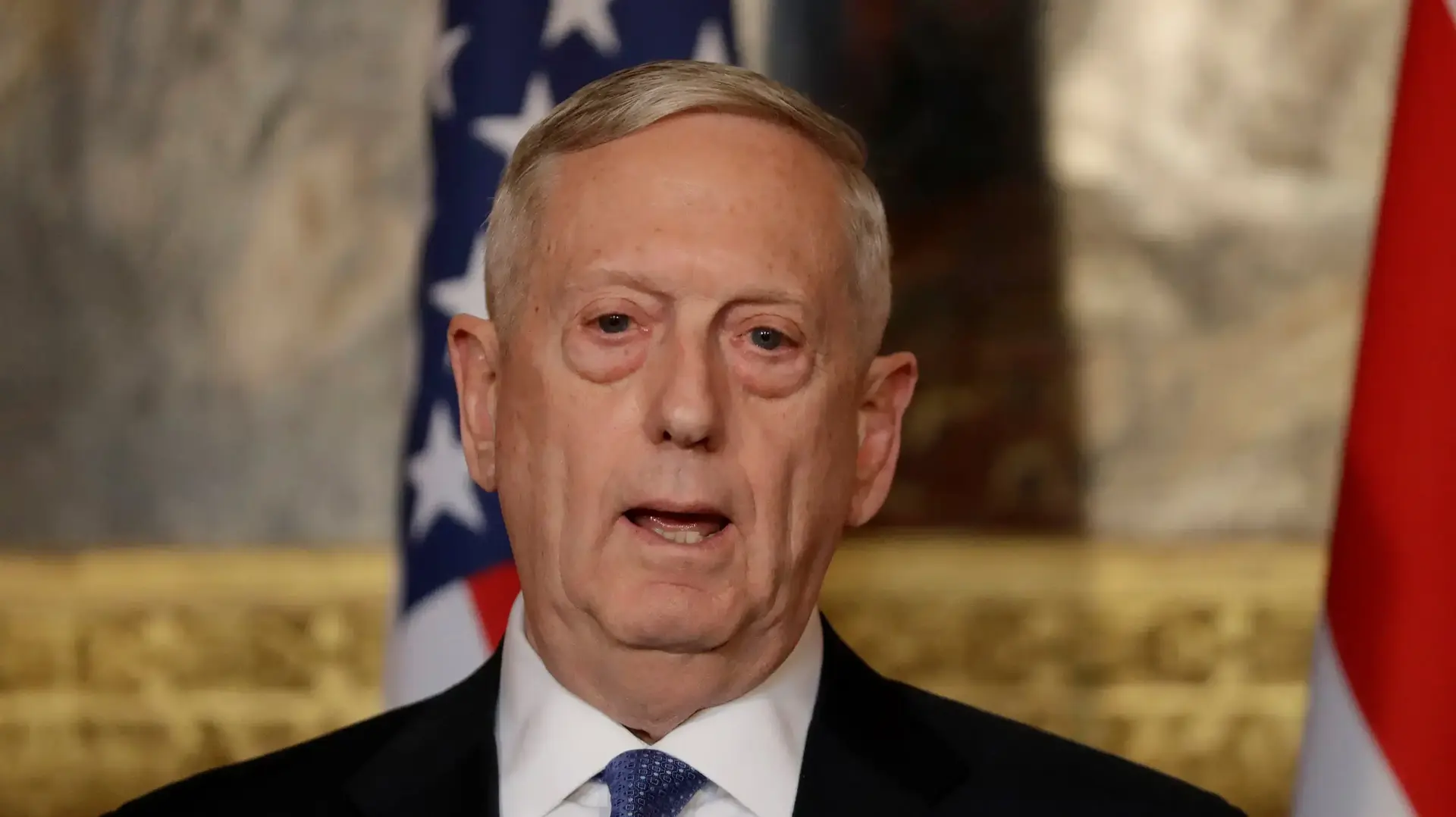 שר ההגנה של ארצות הברית ג'יימס מאטיס בפגישה עם מקבילו הבריטי בלונדון. 31 במרץ 2017 שר ההגנה של ארצות הברית ג'יימס מאטיס בפגישה עם מקבילו הבריטי בלונדון. 31 במרץ 2017