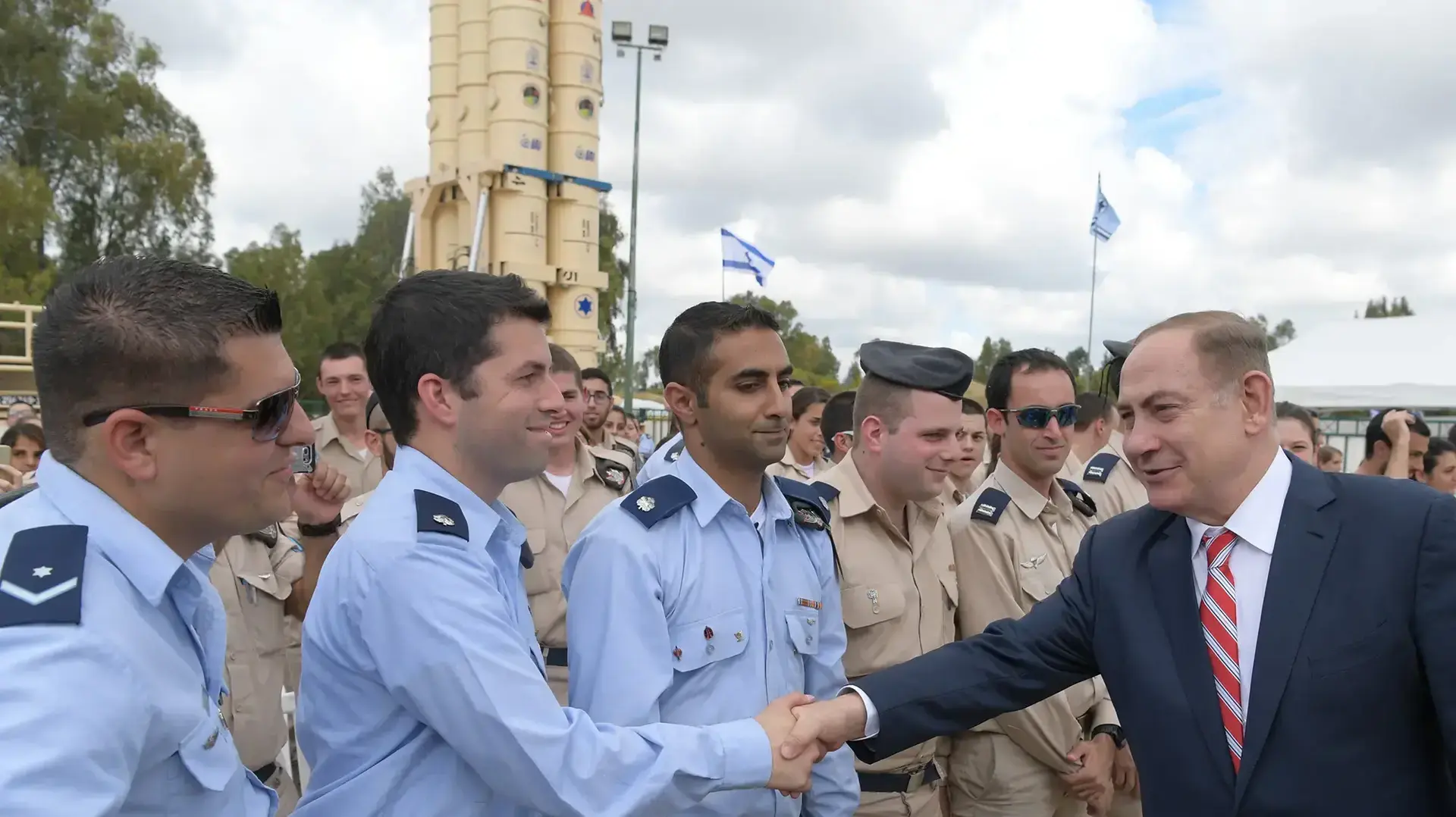 ראש הממשלה בנימין נתניהו בטקס חנוכת מערכת קלע דוד בבסיס חצור של חיל האוויר 2 באפריל 2017 ראש הממשלה בנימין נתניהו בטקס חנוכת מערכת קלע דוד בבסיס חצור של חיל האוויר 2 באפריל 2017