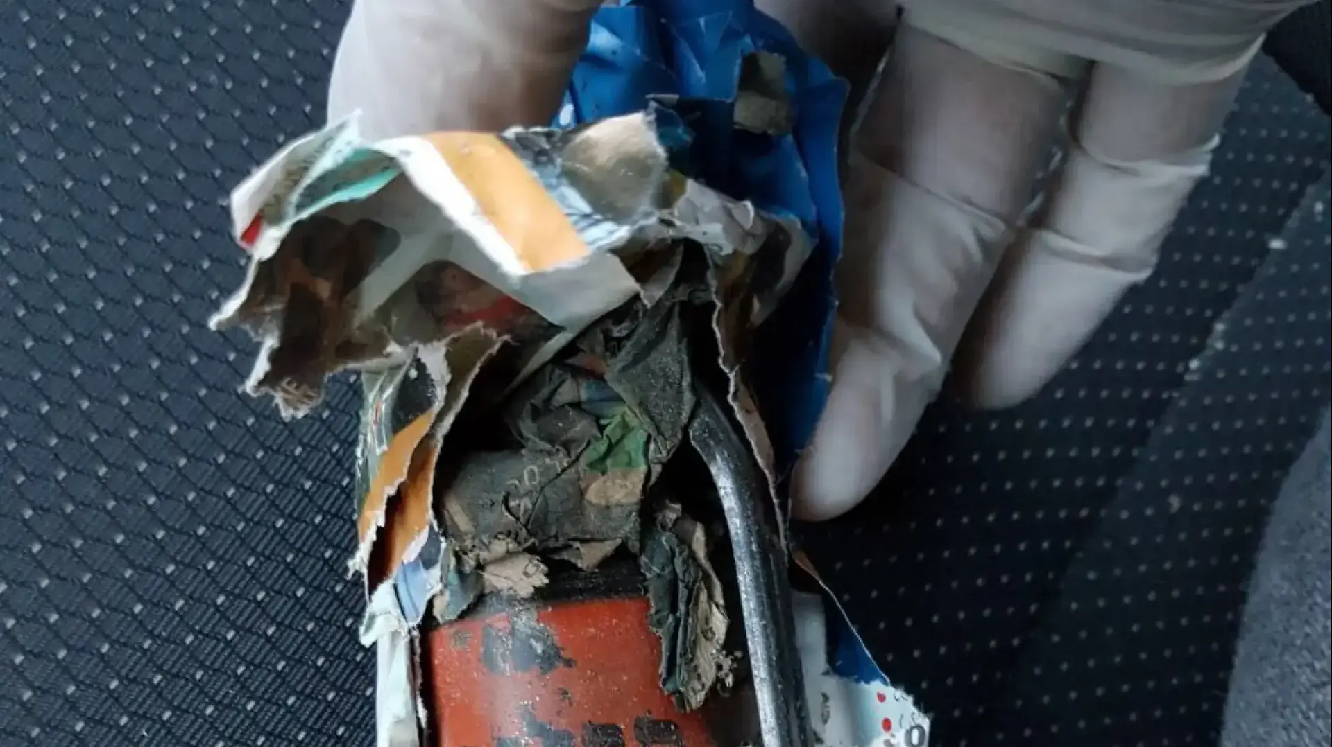 סוכן סמוי שהופעל בקריית גת ושדרות, הביא היום לפנות בוקר למעצרם של 21 חשודים בעבירות אלימות קשה, סחר בסמים מסוכנים ושימוש באמצעי לחימה סוכן סמוי שהופעל בקריית גת ושדרות, הביא היום לפנות בוקר למעצרם של 21 חשודים בעבירות אלימות קשה, סחר בסמים מסוכנים ושימוש באמצעי לחימה