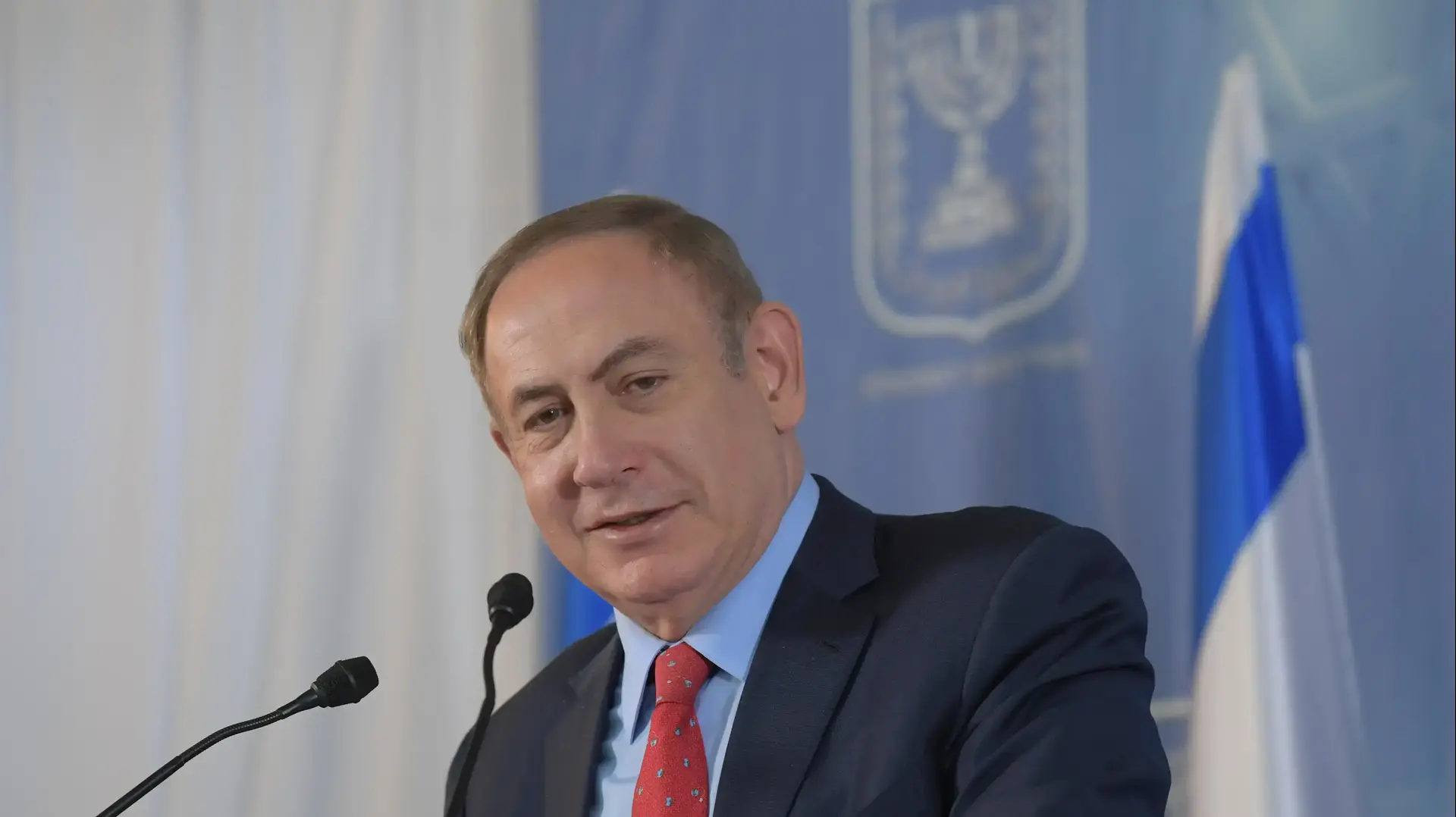 הרמת כוסית של ראש הממשלה בנימין נתניהו עם עובדי ראש הממשלה 3 באפריל