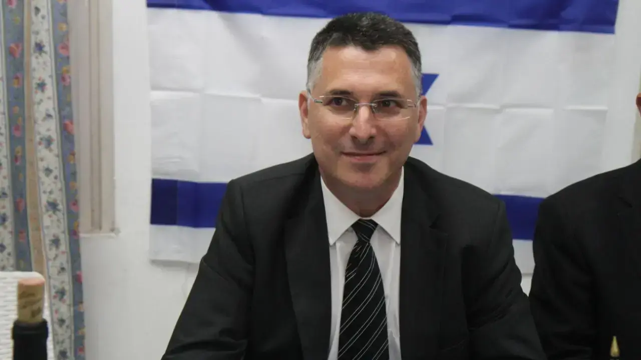 מסיבת עיתונאים של גדעון סהר בו מצהיר כי שב לפוליטיקה סניף הליכוד עכו, 3 באפריל 2017 מסיבת עיתונאים של גדעון סהר בו מצהיר כי שב לפוליטיקה סניף הליכוד עכו, 3 באפריל 2017