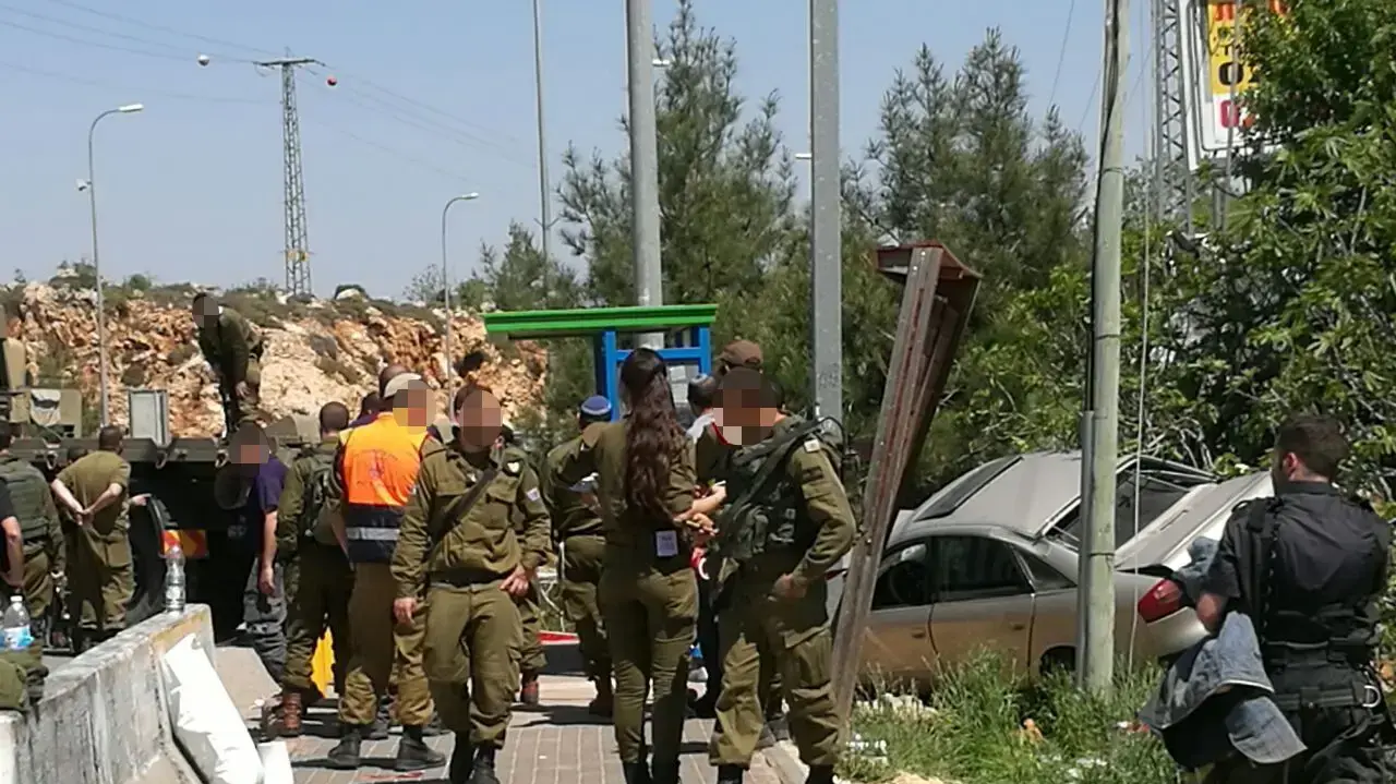 פיגוע דריסה בצומת עפרה 6 באפריל 2017 פיגוע דריסה בצומת עפרה 6 באפריל 2017