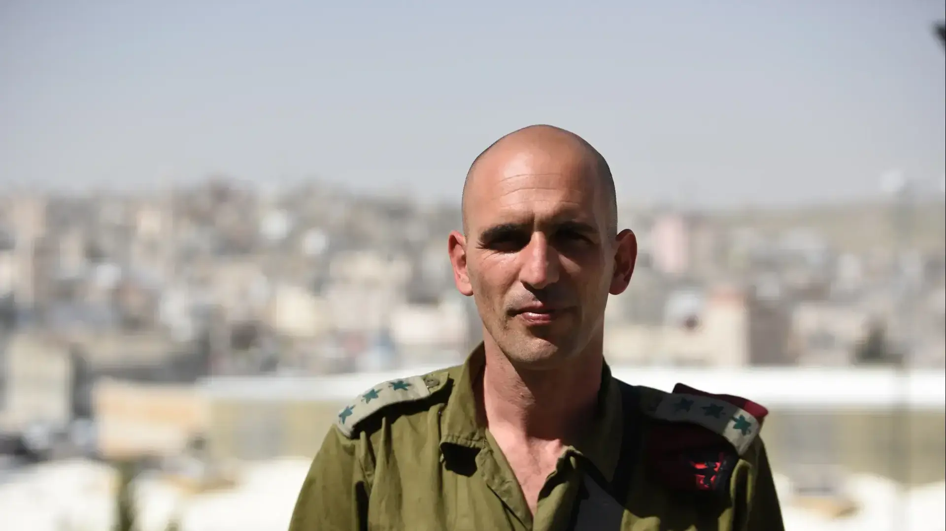 אלוף משנה יובל גז מפקד חטיבת בנימין על רקע רמאללה, 6 באפריל 2017