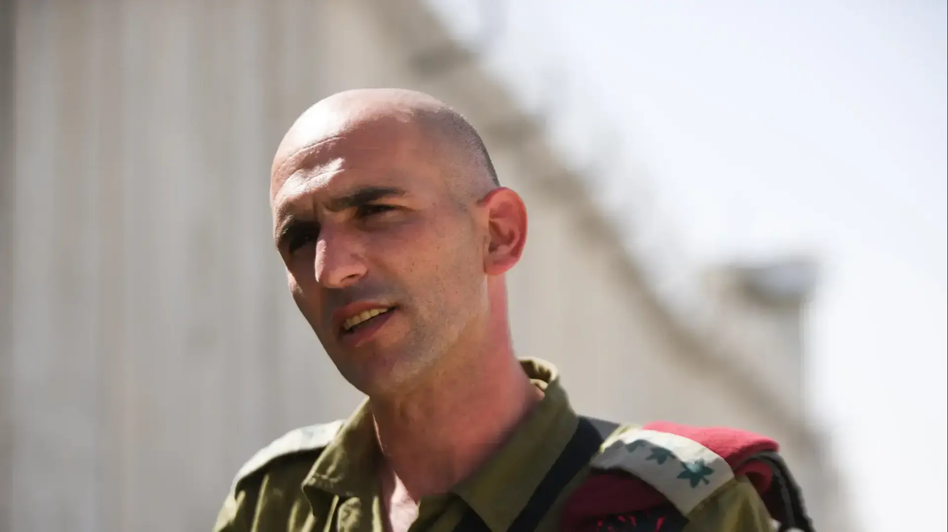 אלוף משנה יובל גז מפקד חטיבת בנימין על רקע רמאללה, 6 באפריל 2017 אלוף משנה יובל גז מפקד חטיבת בנימין על רקע רמאללה, 6 באפריל 2017