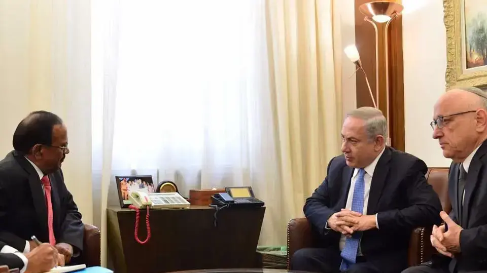 פגישת נתניהו עם ראש המועצה לביטחון לאומי של הודו פגישת נתניהו עם ראש המועצה לביטחון לאומי של הודו