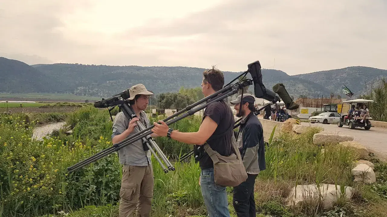אלפי מטיילים הגיעו לאגמון החולה קק"ל לצפות בנדידת הציפורים, 8 באפריל 2017 אלפי מטיילים הגיעו לאגמון החולה קק"ל לצפות בנדידת הציפורים, 8 באפריל 2017