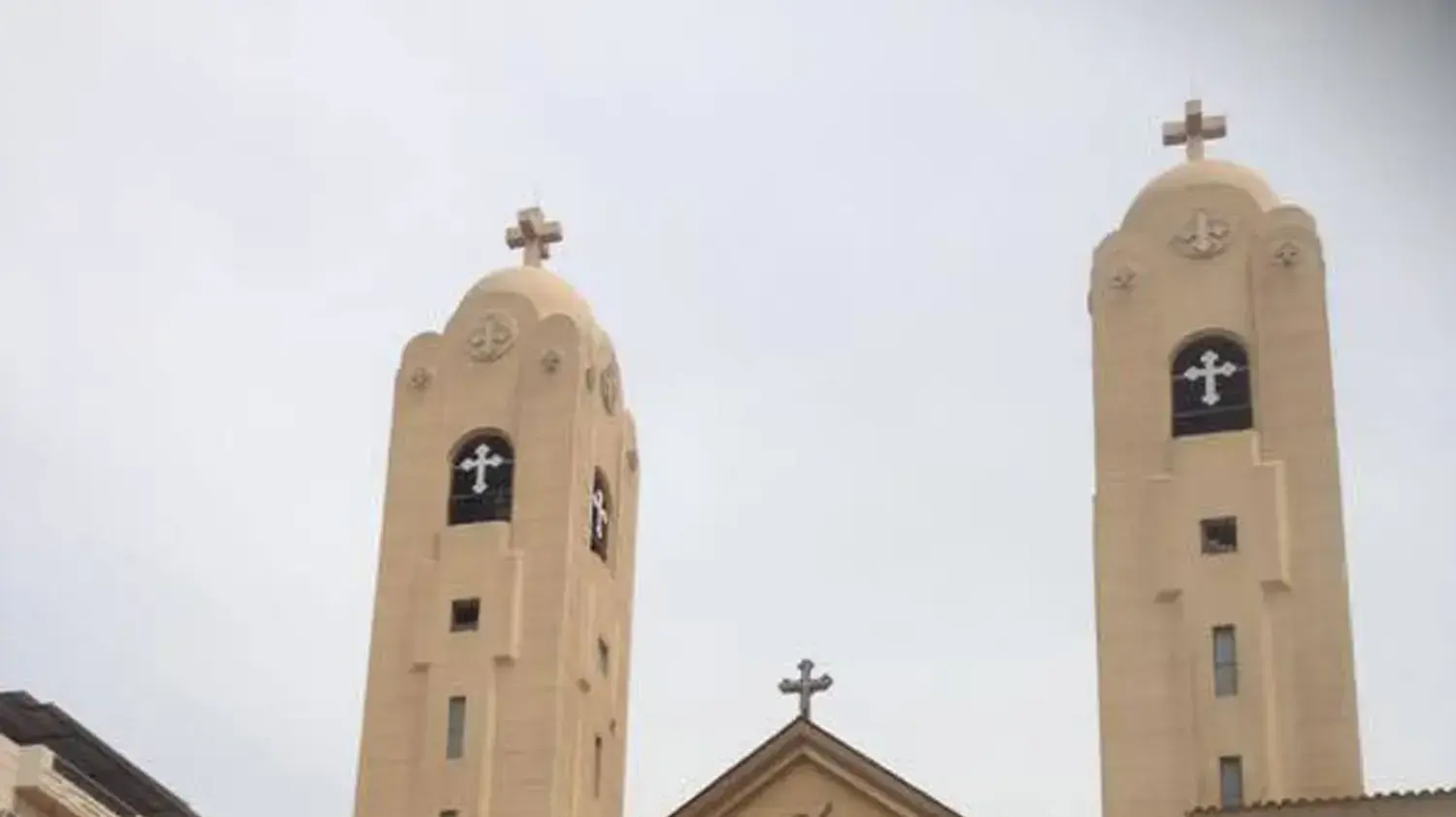 זירת הפיצוץ מחוץ לכנסיה במצרים, 9 באפריל 2017