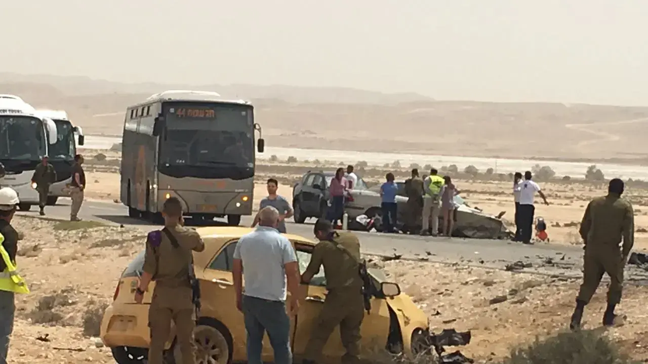תאונת דרכים בצומת טללים בנגב, 12 באפריל 2017 תאונת דרכים בצומת טללים בנגב, 12 באפריל 2017