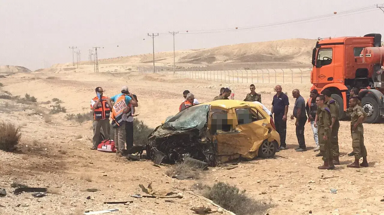 תאונת דרכים בצומת טללים בנגב, 12 באפריל 2017 תאונת דרכים בצומת טללים בנגב, 12 באפריל 2017
