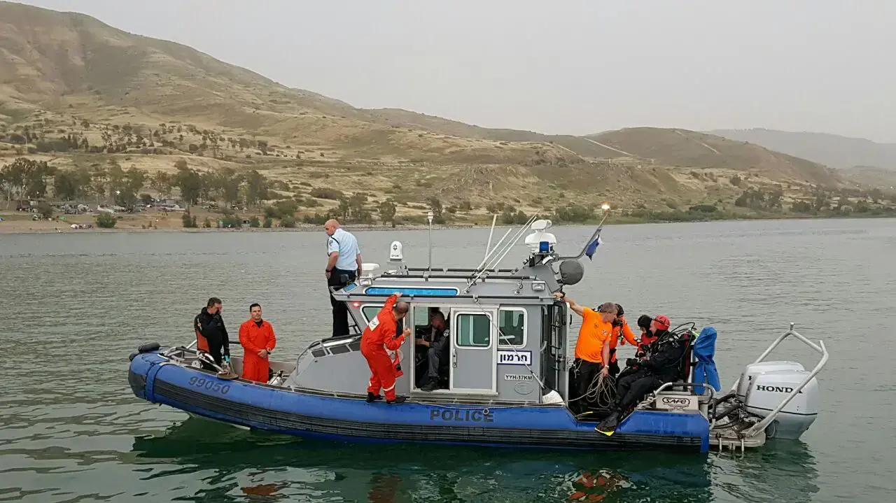 ספינת שיטור ימי בחיפוש אחר נעדרים בכנרת, 12 באפריל 2017 ספינת שיטור ימי בחיפוש אחר נעדרים בכנרת, 12 באפריל 2017
