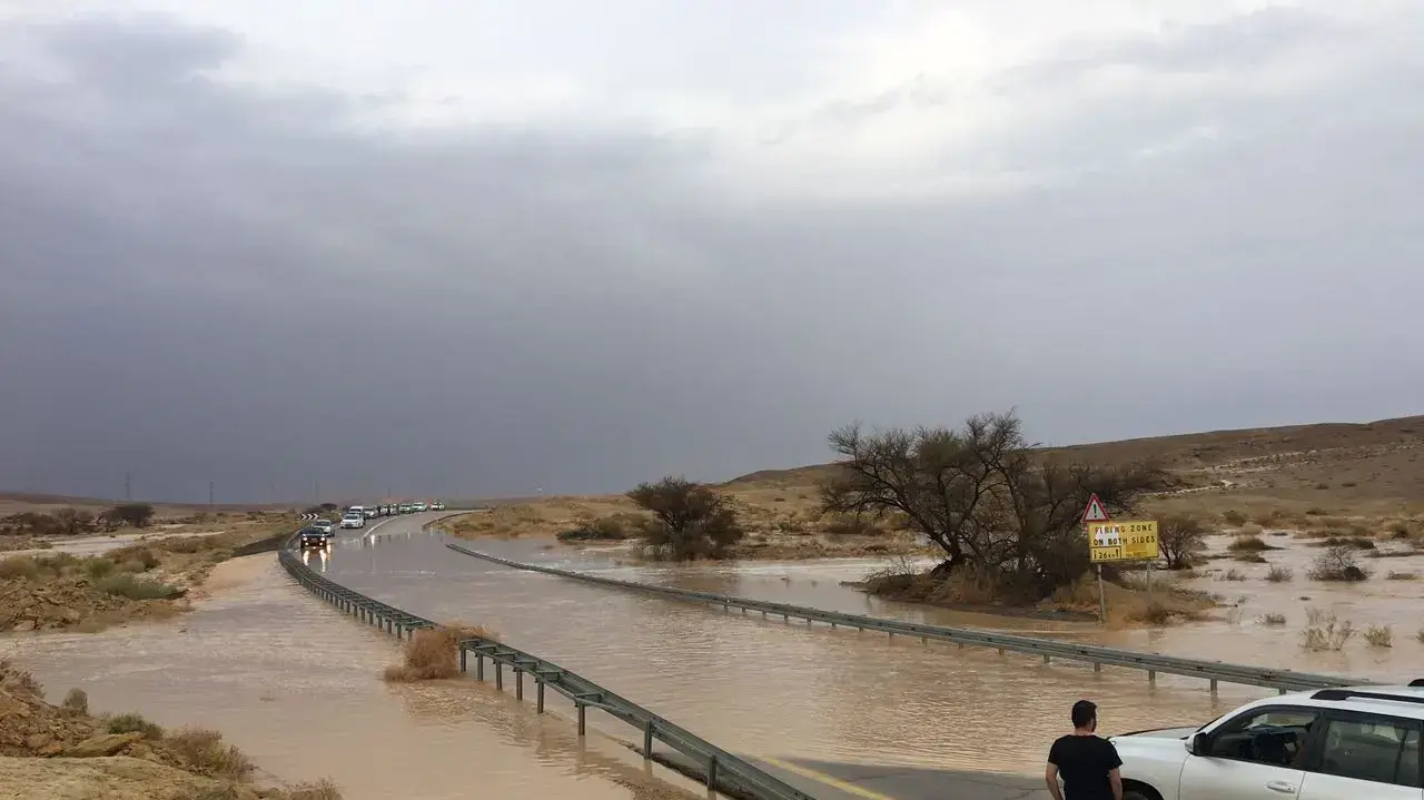 שטפונות בערבה 13 באפריל 2017 שטפונות בערבה 13 באפריל 2017