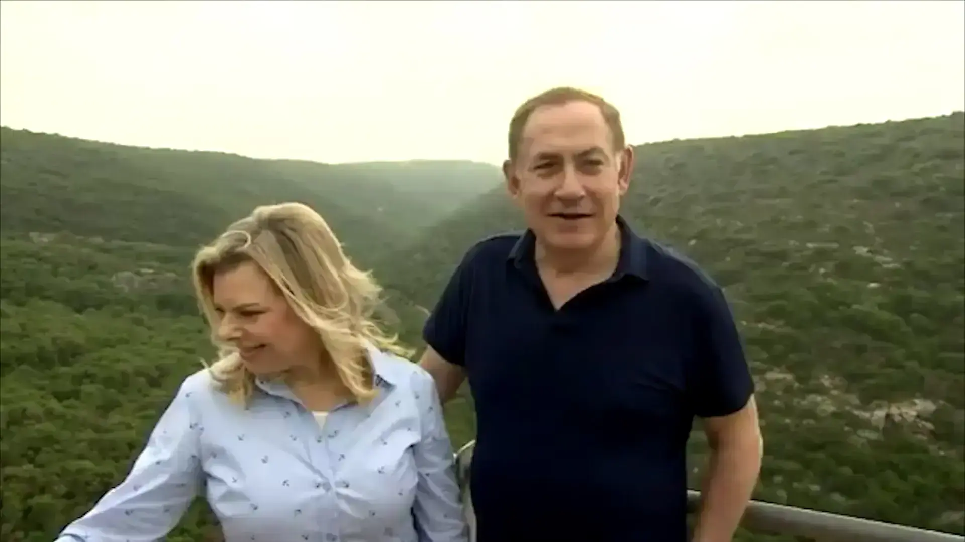נתניהו ורעייתו שרה בטיול בגליל, אפריל 2017 נתניהו ורעייתו שרה בטיול בגליל, אפריל 2017