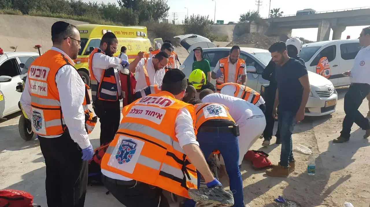 נער בן 15 נפצע קשה מנפילה במהלך פעלול אופניים ליד כביש 444 בסמוך לאלעד, אפריל 2017