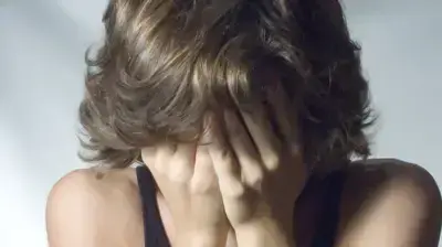 מסתיר פנים
