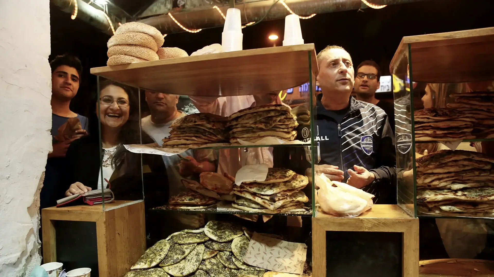 מכירת חמץ במהלך חג הפסח באבולעפיה מכירת חמץ במהלך חג הפסח באבולעפיה
