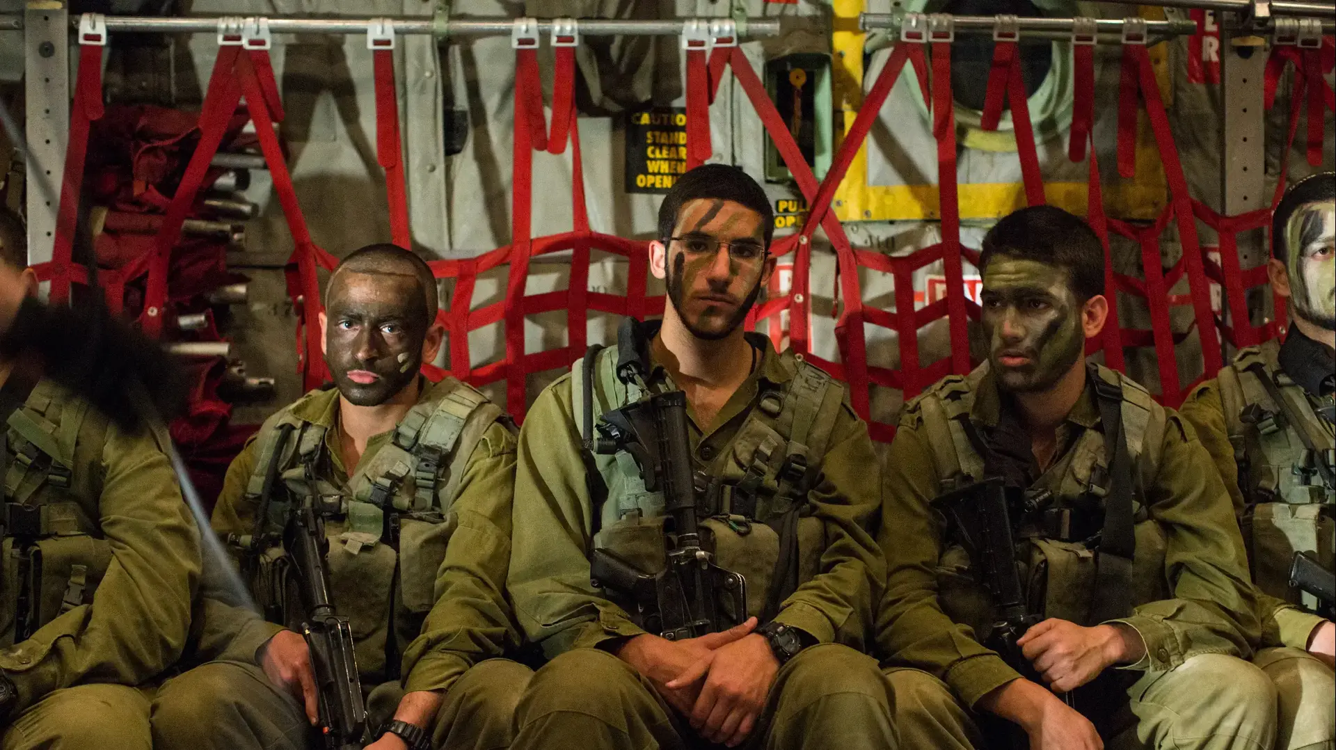יחידת פלגת נגב שמאבטחת את המטוסים בבסיס נבטים יחידת פלגת נגב שמאבטחת את המטוסים בבסיס נבטים