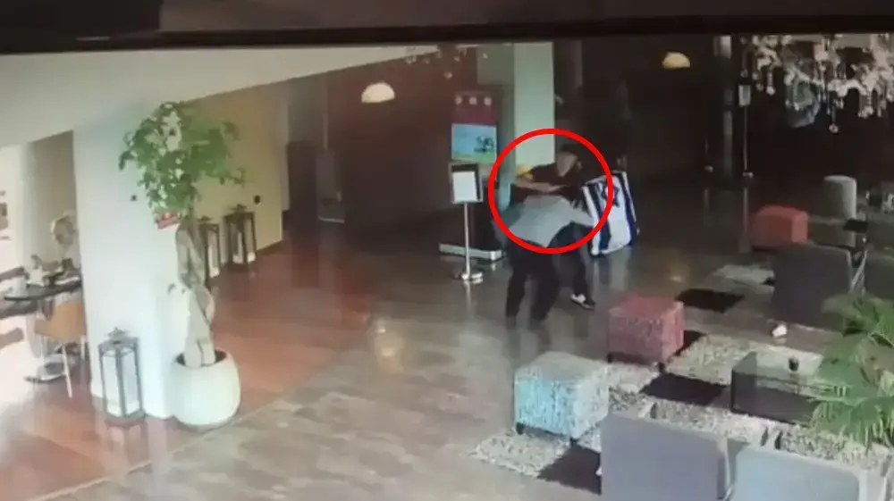 חשוד כבן 18 תושב השטחים שדקר ארבעה אזרחים באזור רחוב הירקון הרברט סמואל בת"א ופצע אותם באורח קל 23 באפריל 2017 חשוד כבן 18 תושב השטחים שדקר ארבעה אזרחים באזור רחוב הירקון הרברט סמואל בת"א ופצע אותם באורח קל 23 באפריל 2017