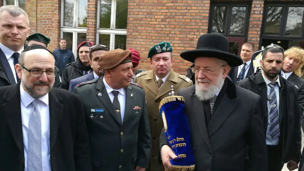 משתתפים במצעד החיים באושוויץ, פולין 24 באפריל 2017 משתתפים במצעד החיים באושוויץ, פולין 24 באפריל 2017