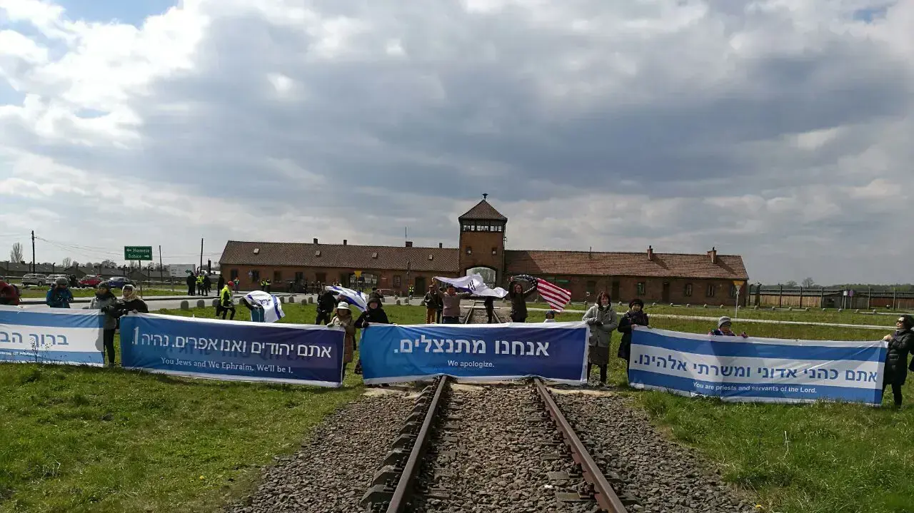משתתפים במצעד החיים באושוויץ, פולין 24 באפריל 2017 משתתפים במצעד החיים באושוויץ, פולין 24 באפריל 2017
