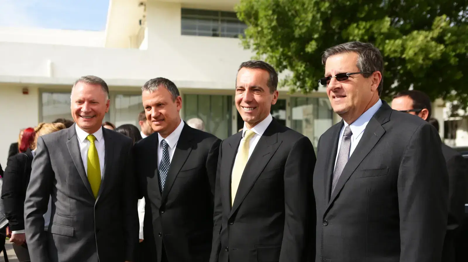 ח"כ מרגלית מהאופוזיציה אירח באופן חריג את קאנצלר אוסטריה ביום השואה למפגש עם יזמים ישראלים ופלסטינים 24 באפריל 2017 ח"כ מרגלית מהאופוזיציה אירח באופן חריג את קאנצלר אוסטריה ביום השואה למפגש עם יזמים ישראלים ופלסטינים 24 באפריל 2017