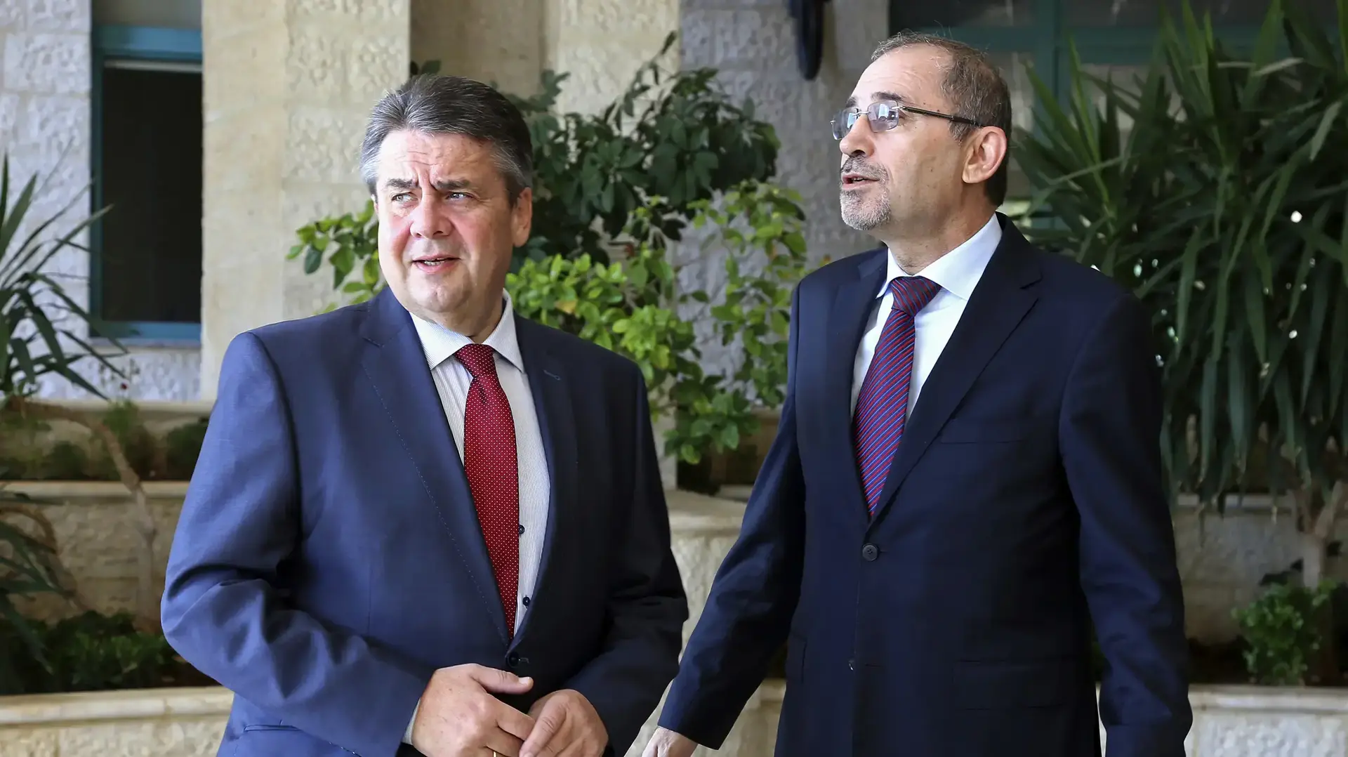 שר החוץ הגרמני, סיגמר גבריאל נפגש עם מקבילו הירדני איימאן ספאדי בירדן 24 באפריל 2017 שר החוץ הגרמני, סיגמר גבריאל נפגש עם מקבילו הירדני איימאן ספאדי בירדן 24 באפריל 2017