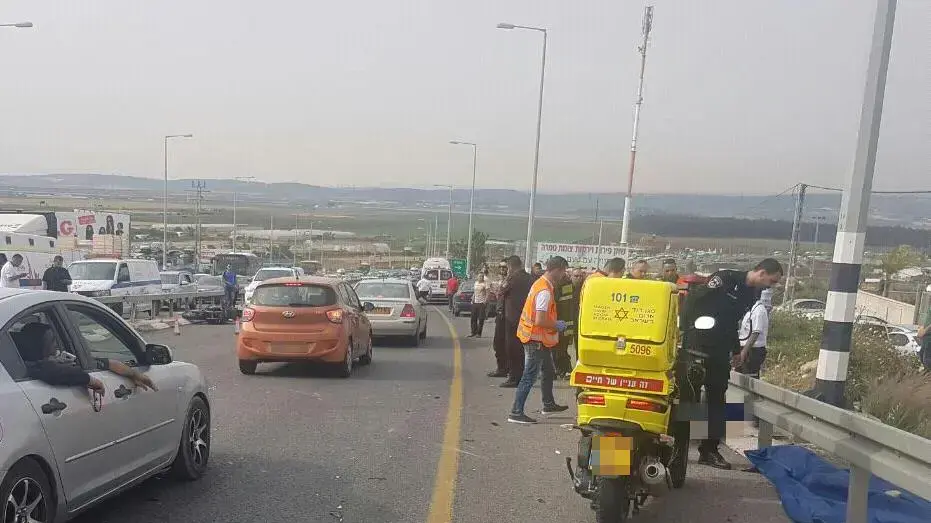רוכב אופנוע שהחליק והתנגש במעקה בטיחות בכביש 70 סמוך לטמרה 26 באפריל 2017 רוכב אופנוע שהחליק והתנגש במעקה בטיחות בכביש 70 סמוך לטמרה 26 באפריל 2017