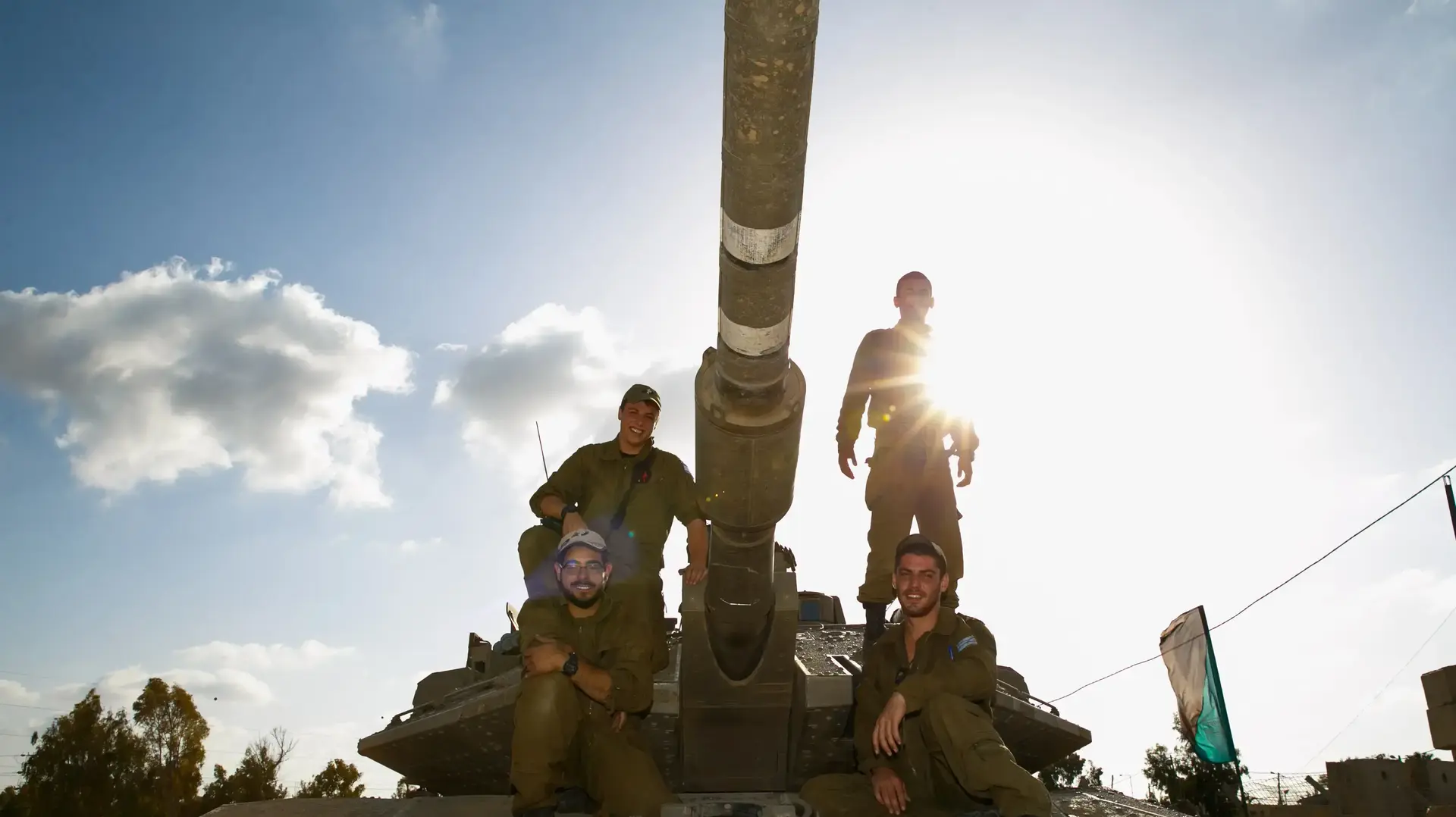 צוות טנק מרכבה סמוך לגבול רצועת עזה צוות טנק מרכבה סמוך לגבול רצועת עזה