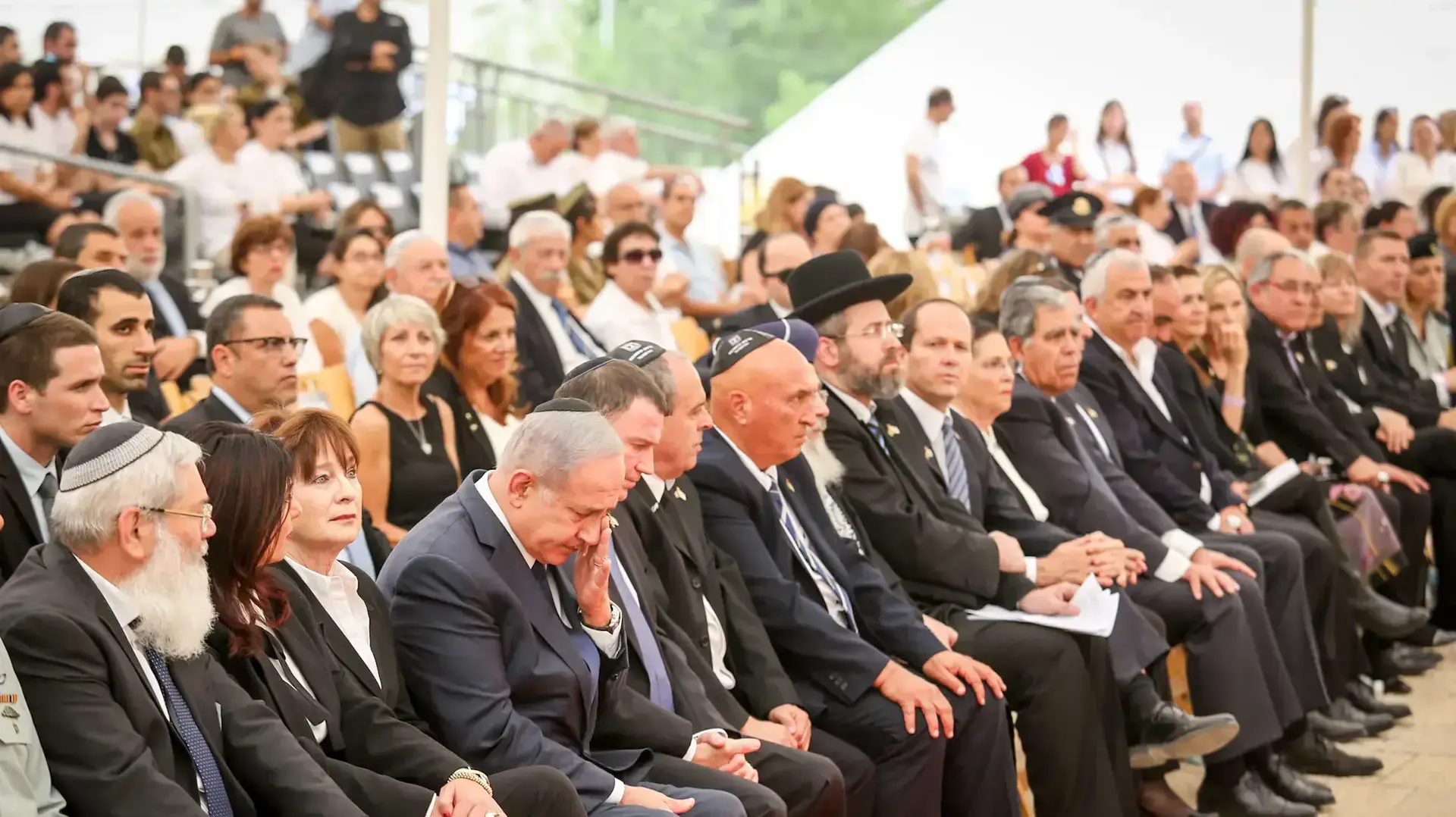 טקס אירועי פתיחת יום הזיכרון לחללי מערכות ישראל ונפגעי פעולות האיבה ביד לבנים, ירושלים, 30 באפריל 2017 טקס אירועי פתיחת יום הזיכרון לחללי מערכות ישראל ונפגעי פעולות האיבה ביד לבנים, ירושלים, 30 באפריל 2017