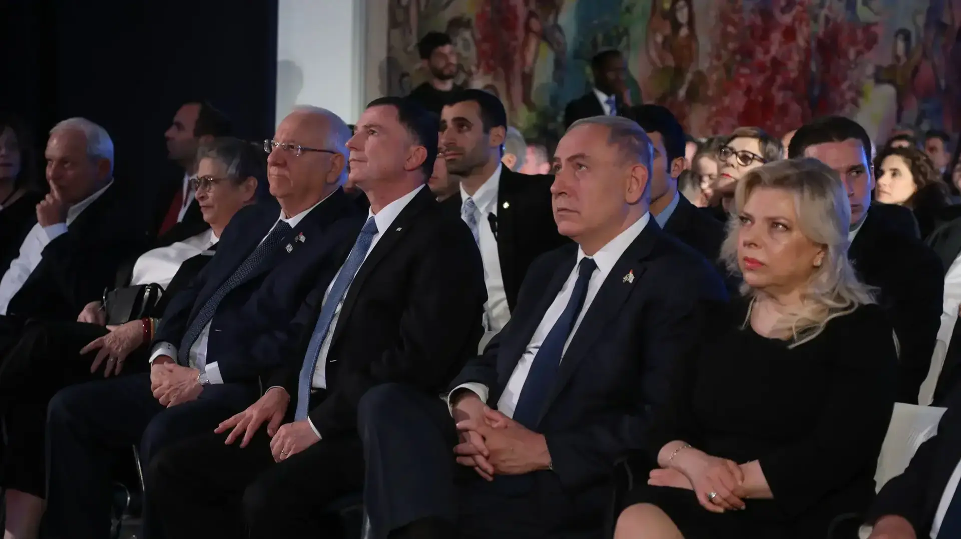 ראש הממשלה בנימין נתניהו עם רעייתו שרה באירוע "שרים לזכרם" ראש הממשלה בנימין נתניהו עם רעייתו שרה באירוע "שרים לזכרם"