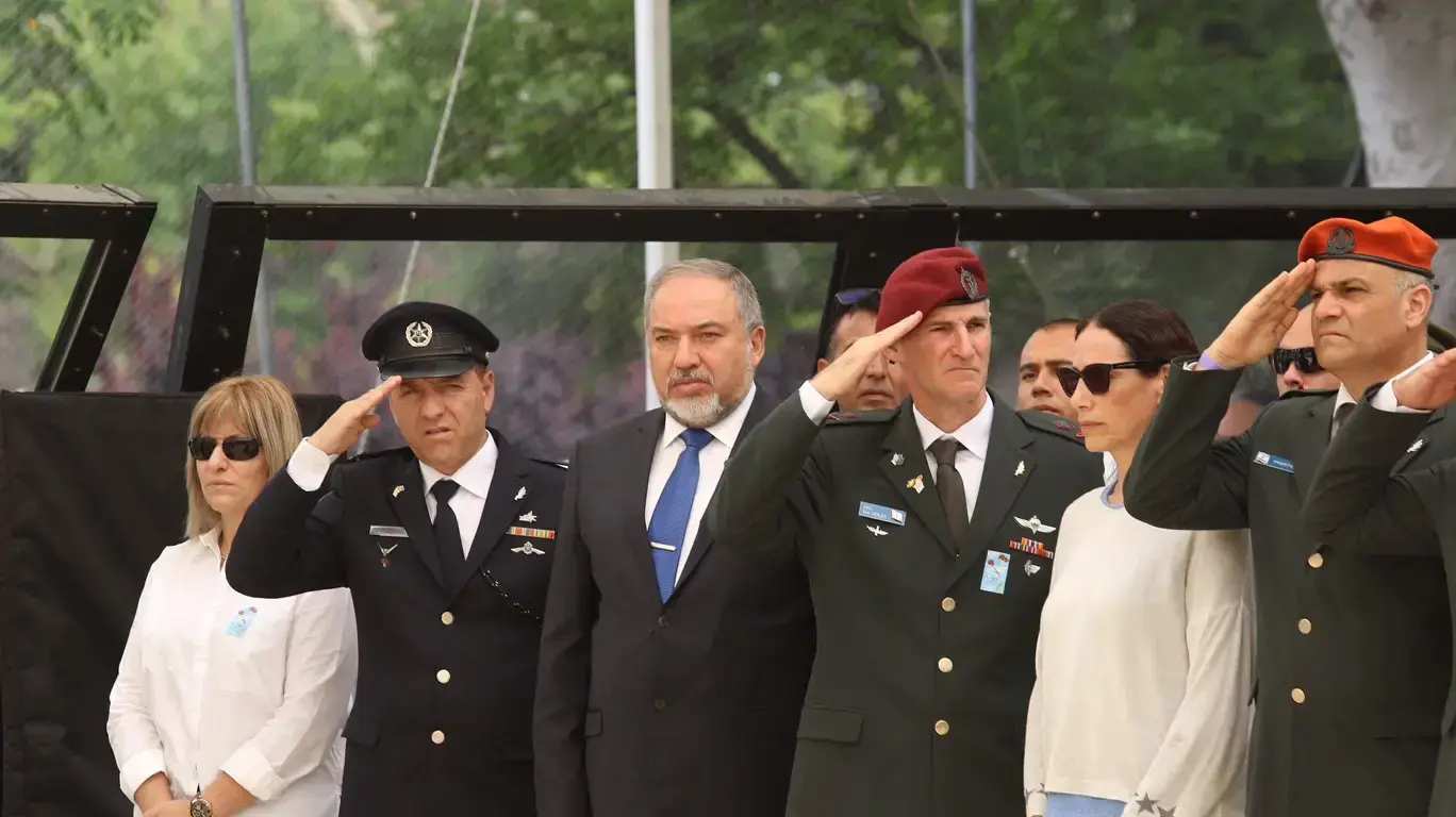 טקס לזכר חללי מערכות ישראל בקרית שאול 1 במאי 2017 טקס לזכר חללי מערכות ישראל בקרית שאול 1 במאי 2017