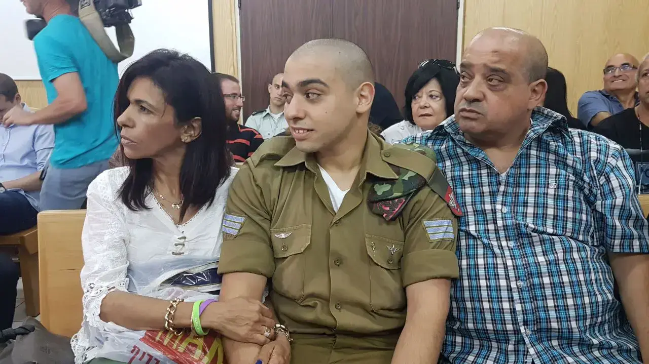 אלאור אזריה והוריו הבוקר בפתח הדיון בערעור 3 במאי 2017 אלאור אזריה והוריו הבוקר בפתח הדיון בערעור 3 במאי 2017
