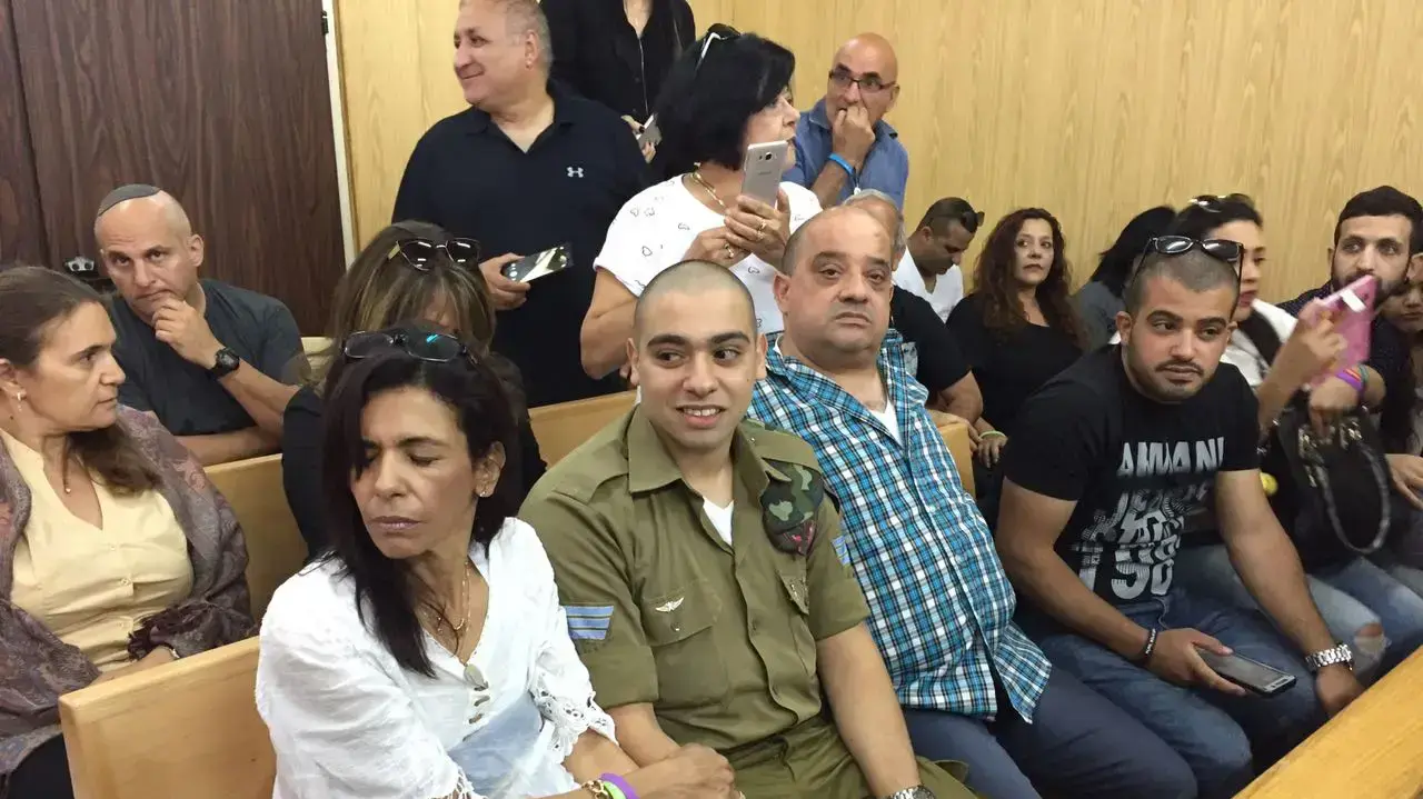 אלאור אזריה והוריו הבוקר בפתח הדיון בערעור 3 במאי 2017 אלאור אזריה והוריו הבוקר בפתח הדיון בערעור 3 במאי 2017