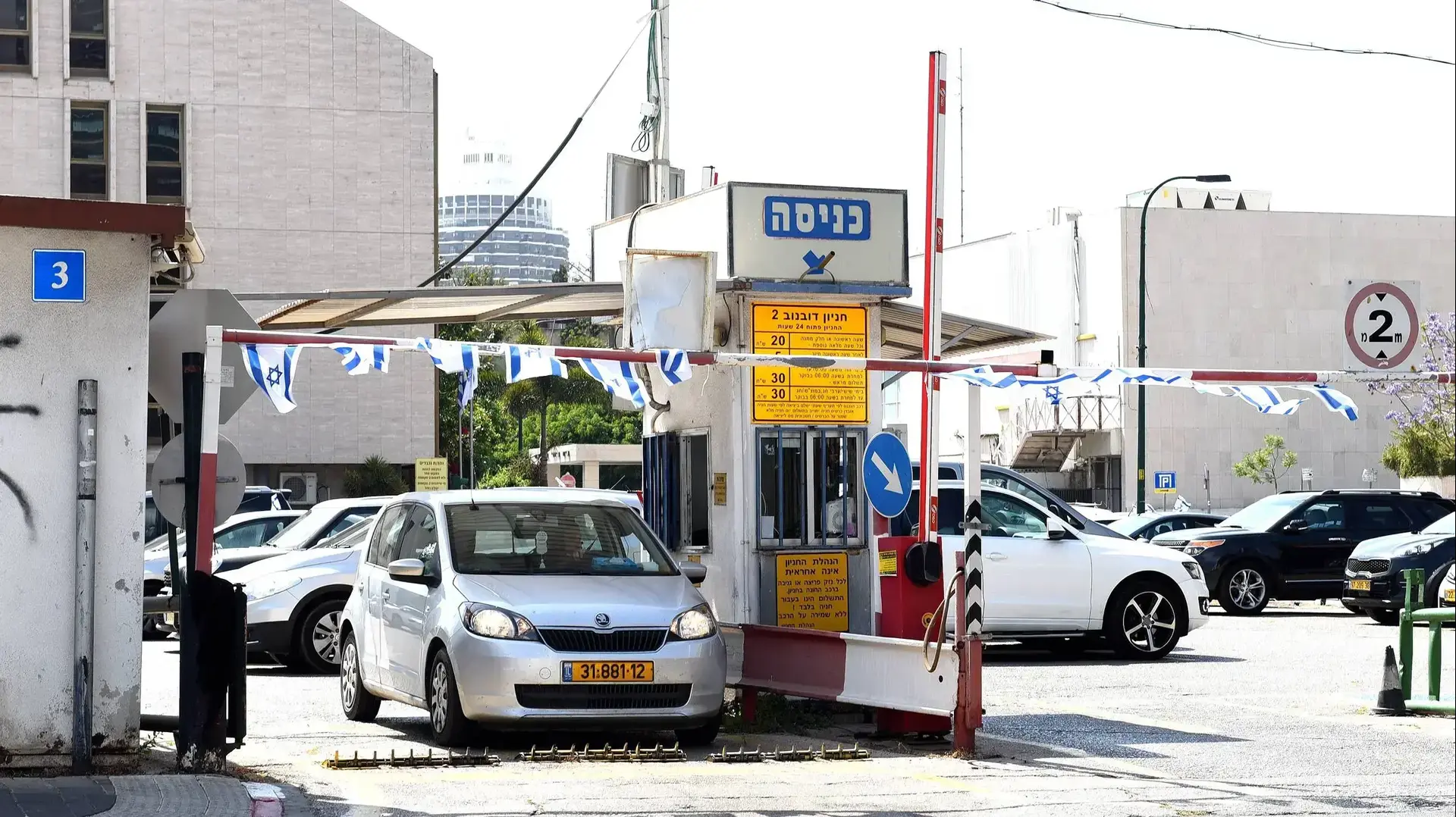 חניונים בתל אביב 4 במאי 2017 חניונים בתל אביב 4 במאי 2017