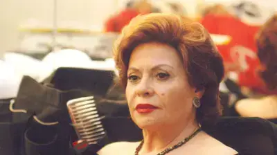 שלוש אמהות שלוש אמהות