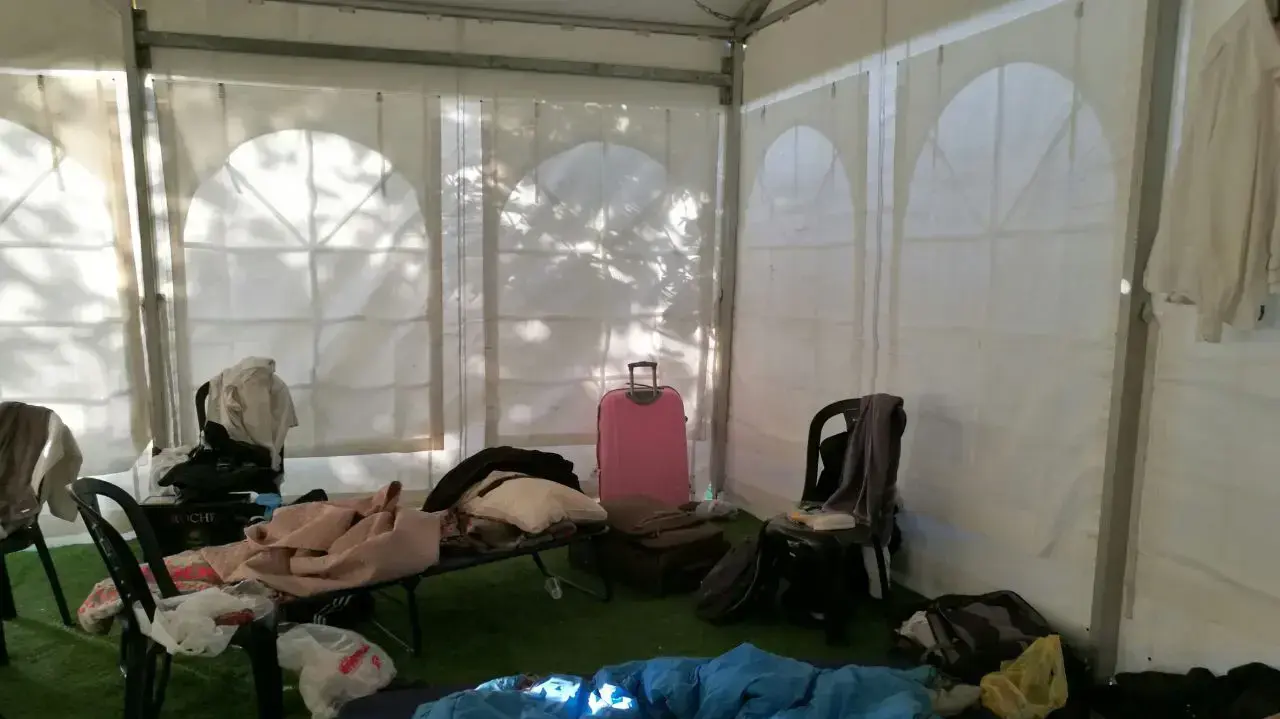ההכנות במושב מירון לקראת ההילולה הגדולה בל"ג בעומר בציון הקבר של הרשב"י (רבי שמעון בר יוחאי). ההכנות במושב מירון לקראת ההילולה הגדולה בל"ג בעומר בציון הקבר של הרשב"י (רבי שמעון בר יוחאי).