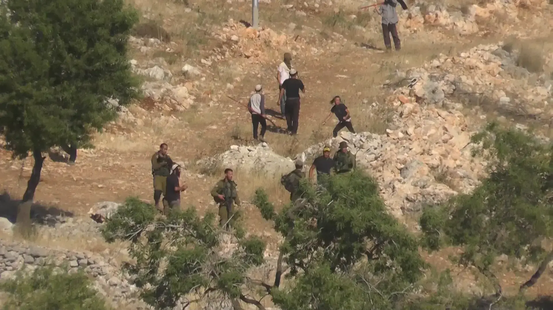 מתנחלים יידו אבנים לעבר פלסטינים בכפר בירון שבאזור יצהר