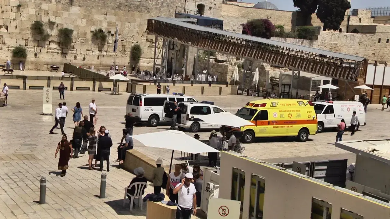 זירת הפיגוע בשער האריות, ירושלים, 13 במאי 2017 זירת הפיגוע בשער האריות, ירושלים, 13 במאי 2017