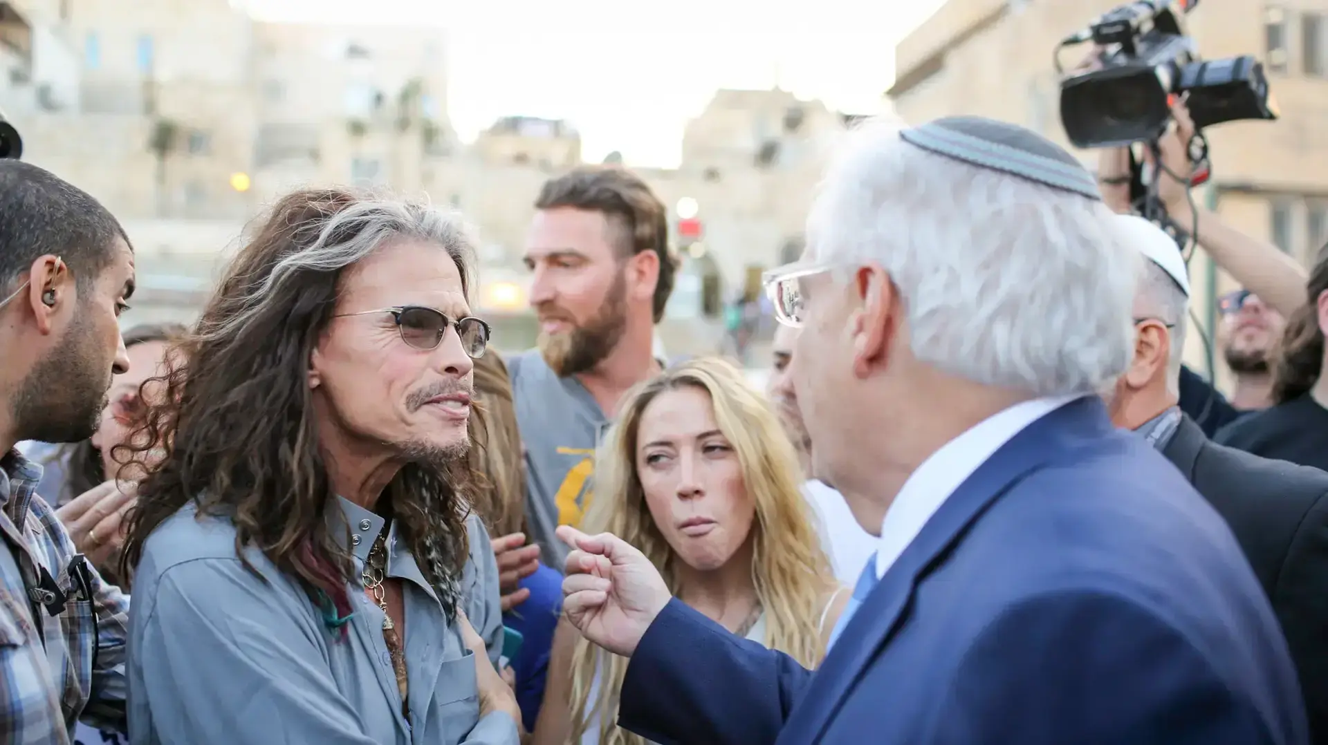 פרידמן שנחת לפני שעות בודדות, פתח את ביקורו בישראל בתפילה בכותל המערבי 15 במאי 2017 פרידמן שנחת לפני שעות בודדות, פתח את ביקורו בישראל בתפילה בכותל המערבי 15 במאי 2017