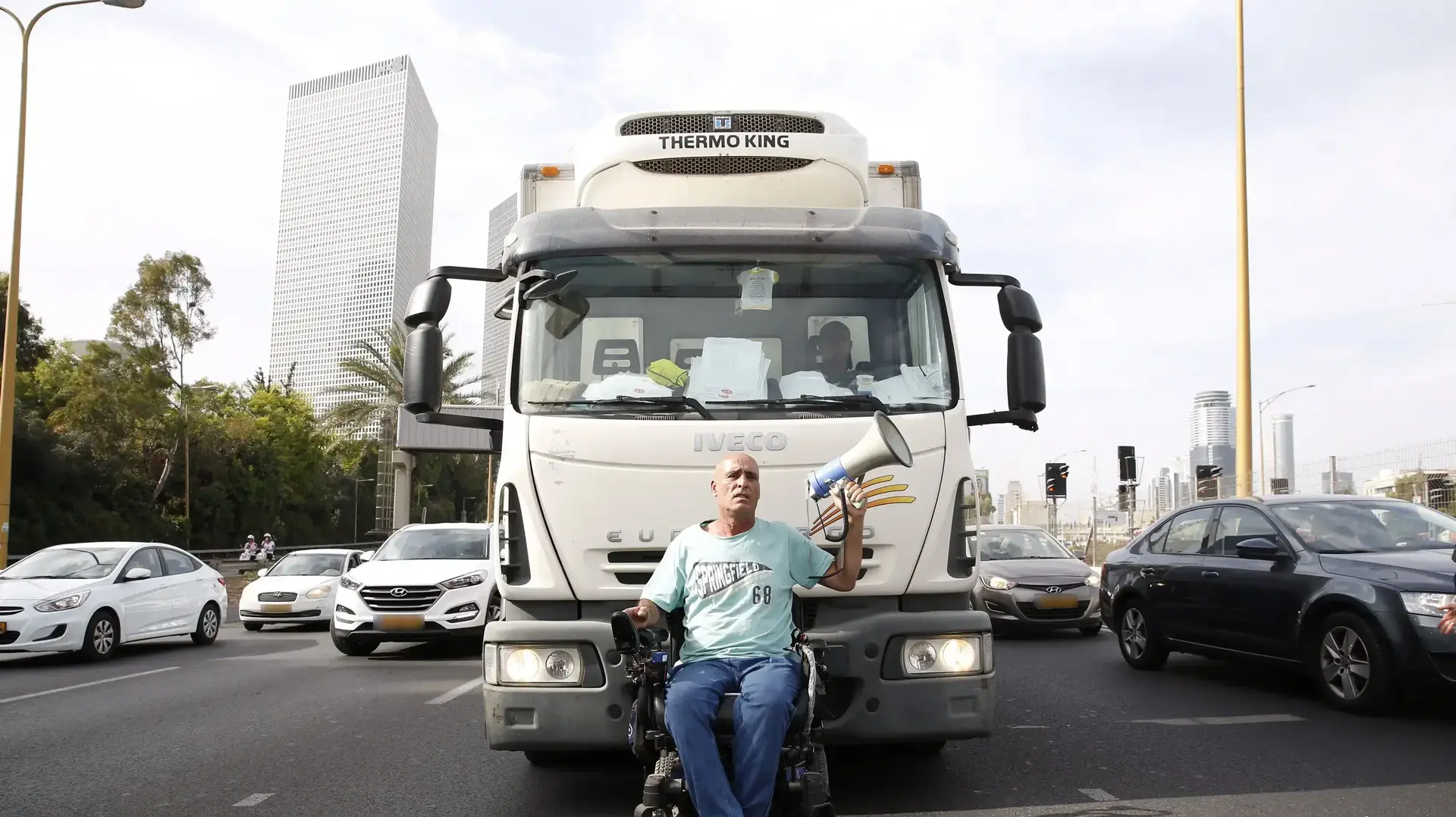 הפגנת אנשים בעלי נכות מול קריית הממשלה בתל אביב, 18 במאי 2017 הפגנת אנשים בעלי נכות מול קריית הממשלה בתל אביב, 18 במאי 2017