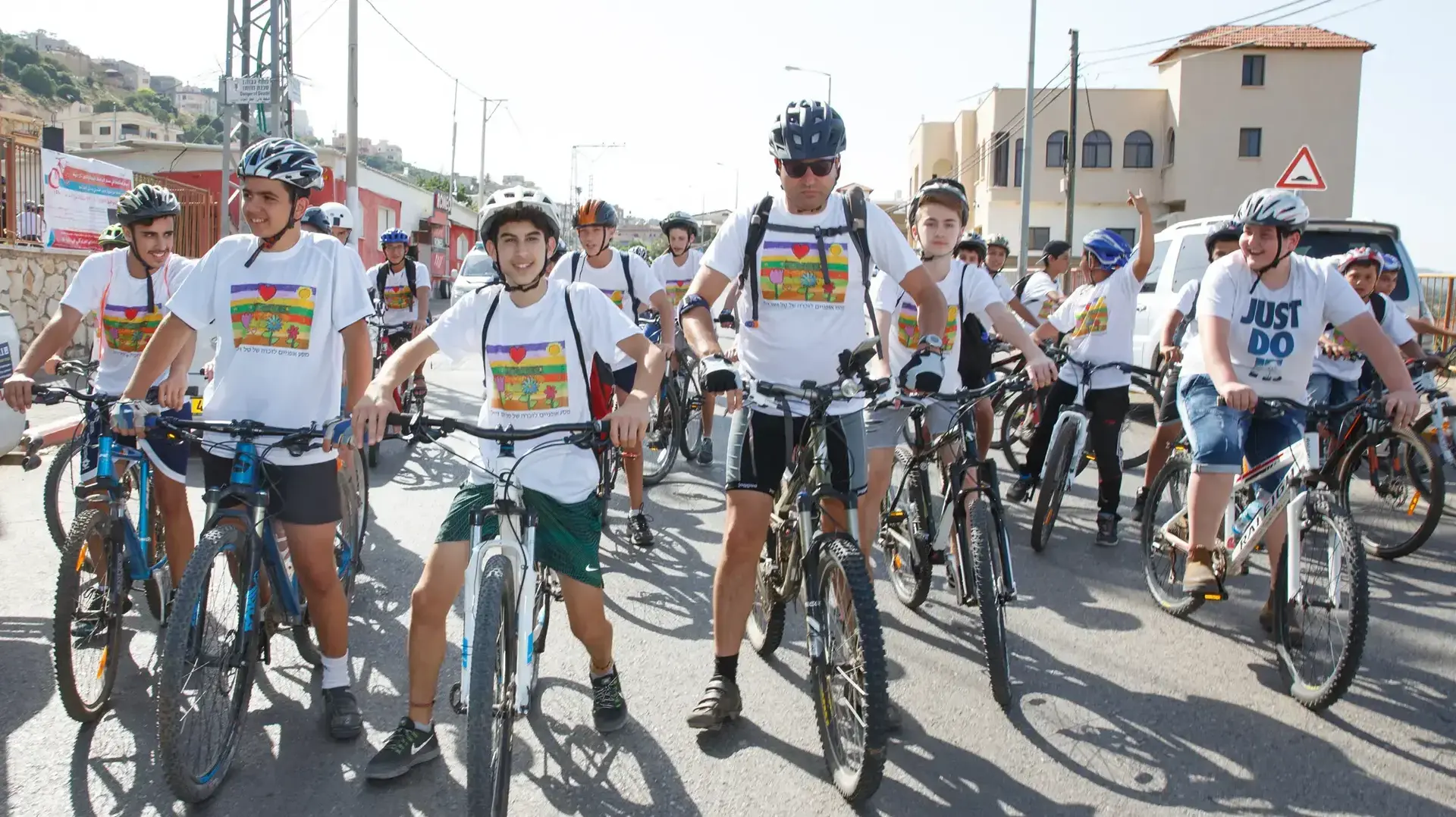 מסע אופניים בין כפר תבור לשיבלי בהובלת אמה של טל זינו שנדרסה למוות ב-2007 מסע אופניים בין כפר תבור לשיבלי בהובלת אמה של טל זינו שנדרסה למוות ב-2007