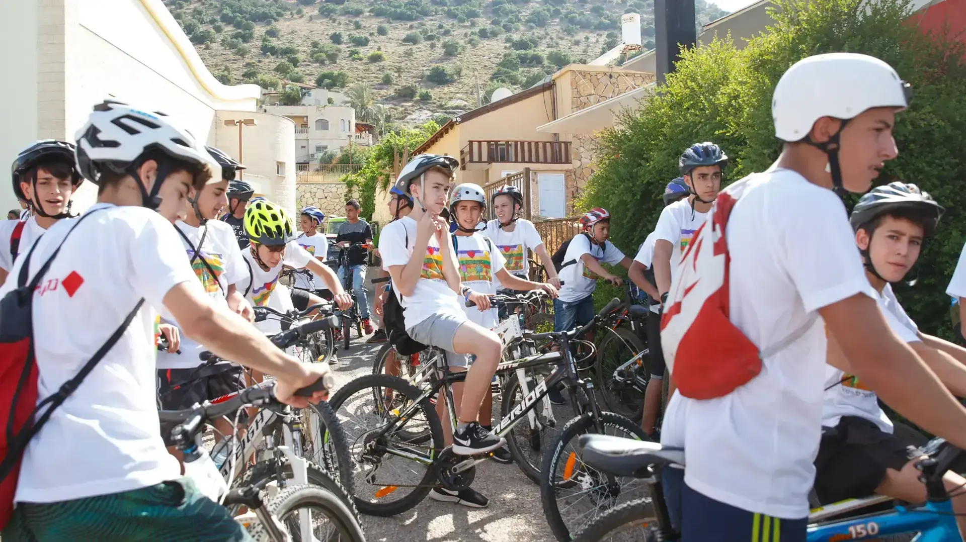 מסע אופניים בין כפר תבור לשיבלי בהובלת אמה של טל זינו שנדרסה למוות ב-2007 מסע אופניים בין כפר תבור לשיבלי בהובלת אמה של טל זינו שנדרסה למוות ב-2007