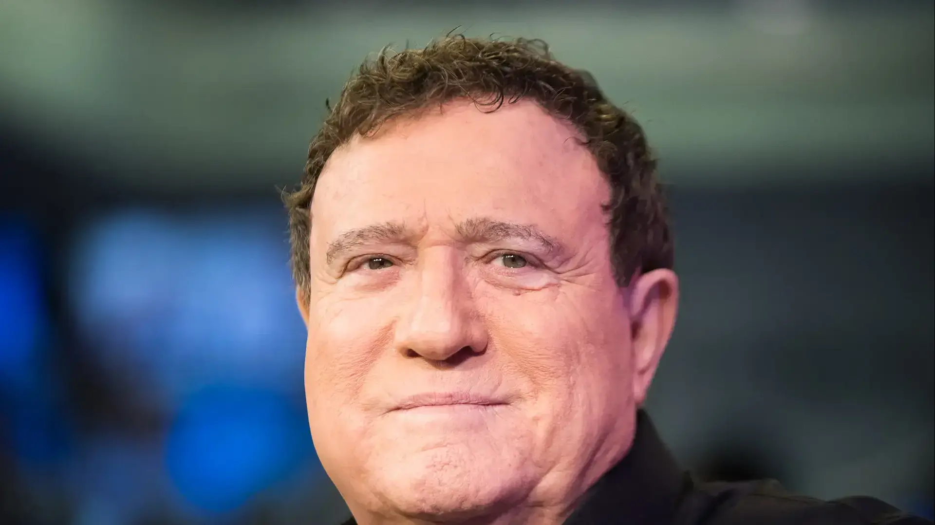 שגיא בן נון מראיין את יהורם גאון באולפן וואלה! NEWS, מאי 2017 שגיא בן נון מראיין את יהורם גאון באולפן וואלה! NEWS, מאי 2017
