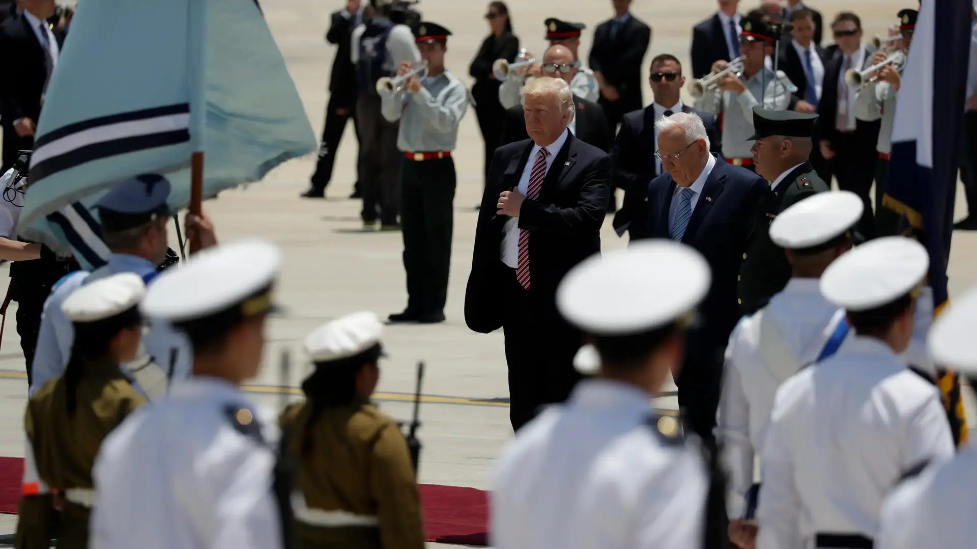 נחיתת נשיא ארה"ב דונלד טראמפ ורעייתו מלניה בנתב"ג, 22 במאי 2017 נחיתת נשיא ארה"ב דונלד טראמפ ורעייתו מלניה בנתב"ג, 22 במאי 2017