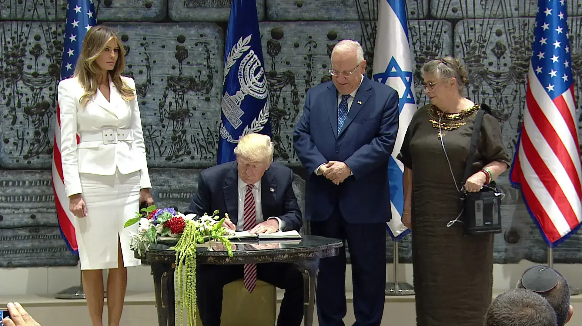 פגישת נשיא המדינה ראובן ריבלין לנשיא ארה"ב דונלד טראמפ בית הנשיא, ירושלים 22 במאי 2017 פגישת נשיא המדינה ראובן ריבלין לנשיא ארה"ב דונלד טראמפ בית הנשיא, ירושלים 22 במאי 2017