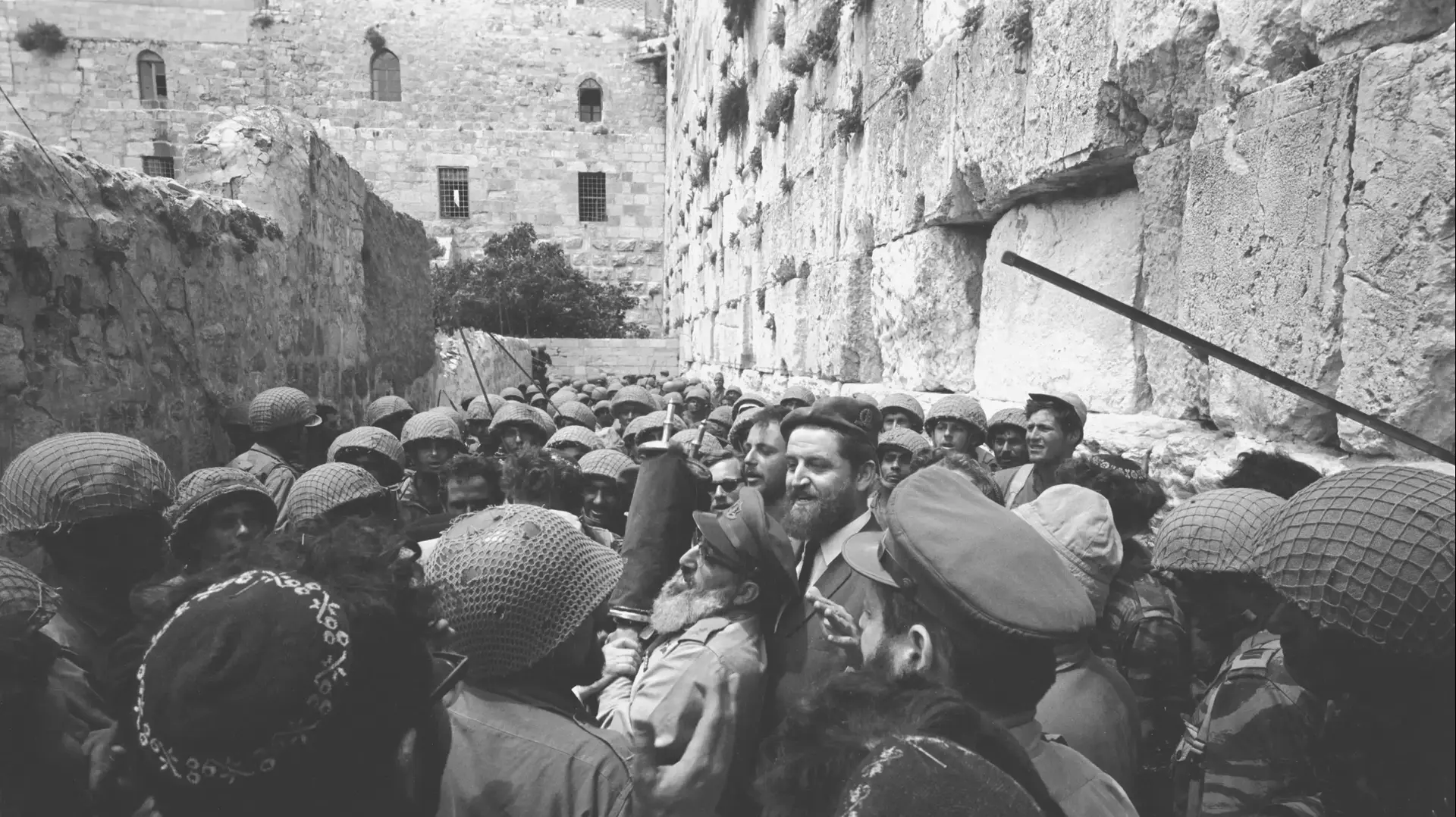 תיעוד חדש נחשף מהקרב על ירושלים במלחמת ששת הימים, 22 במאי 2017 תיעוד חדש נחשף מהקרב על ירושלים במלחמת ששת הימים, 22 במאי 2017