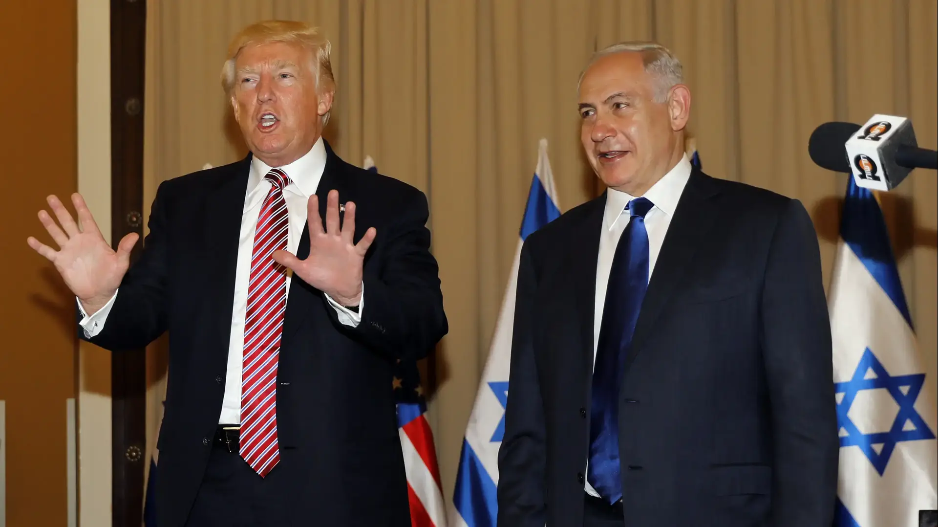 השניא טראמפ וראש הממשלה נתניהו בתדרוך עיתונאים לפני פגישתם במעון רוה"מ 22 במאי 2017 השניא טראמפ וראש הממשלה נתניהו בתדרוך עיתונאים לפני פגישתם במעון רוה"מ 22 במאי 2017